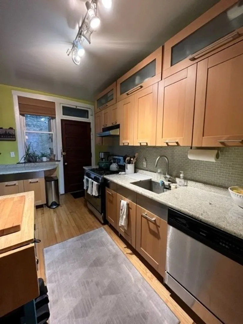 1221 W Grace St, ,  60613, USA 60613-unit#2-Chicago-IL