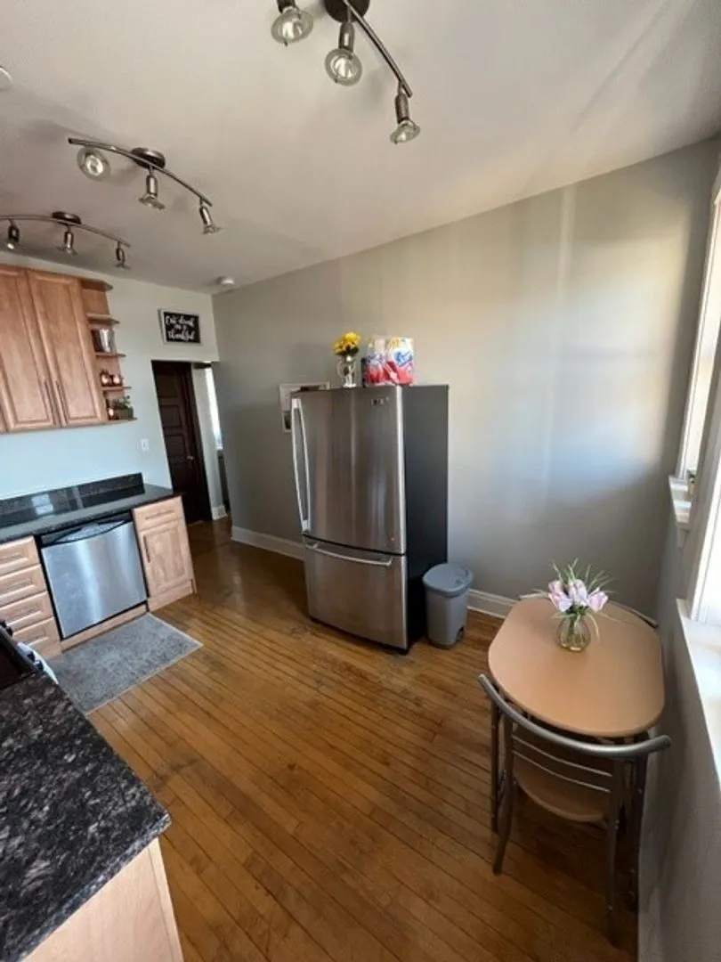 1221 W Grace St, ,  60613, USA 60613-unit#3-Chicago-IL