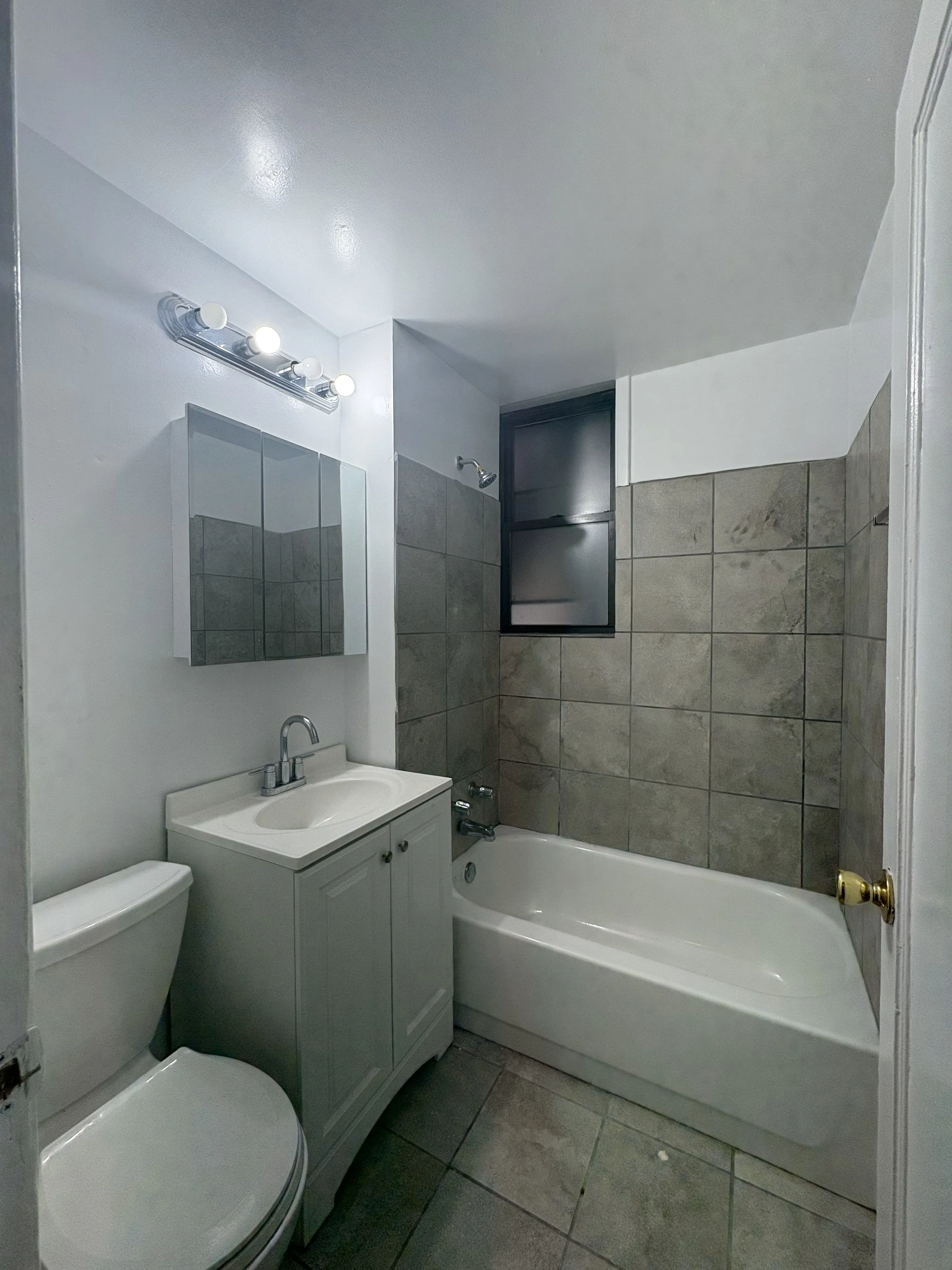 1321 W Estes Ave, ,  60626, USA 60626-unit#49-Chicago-IL