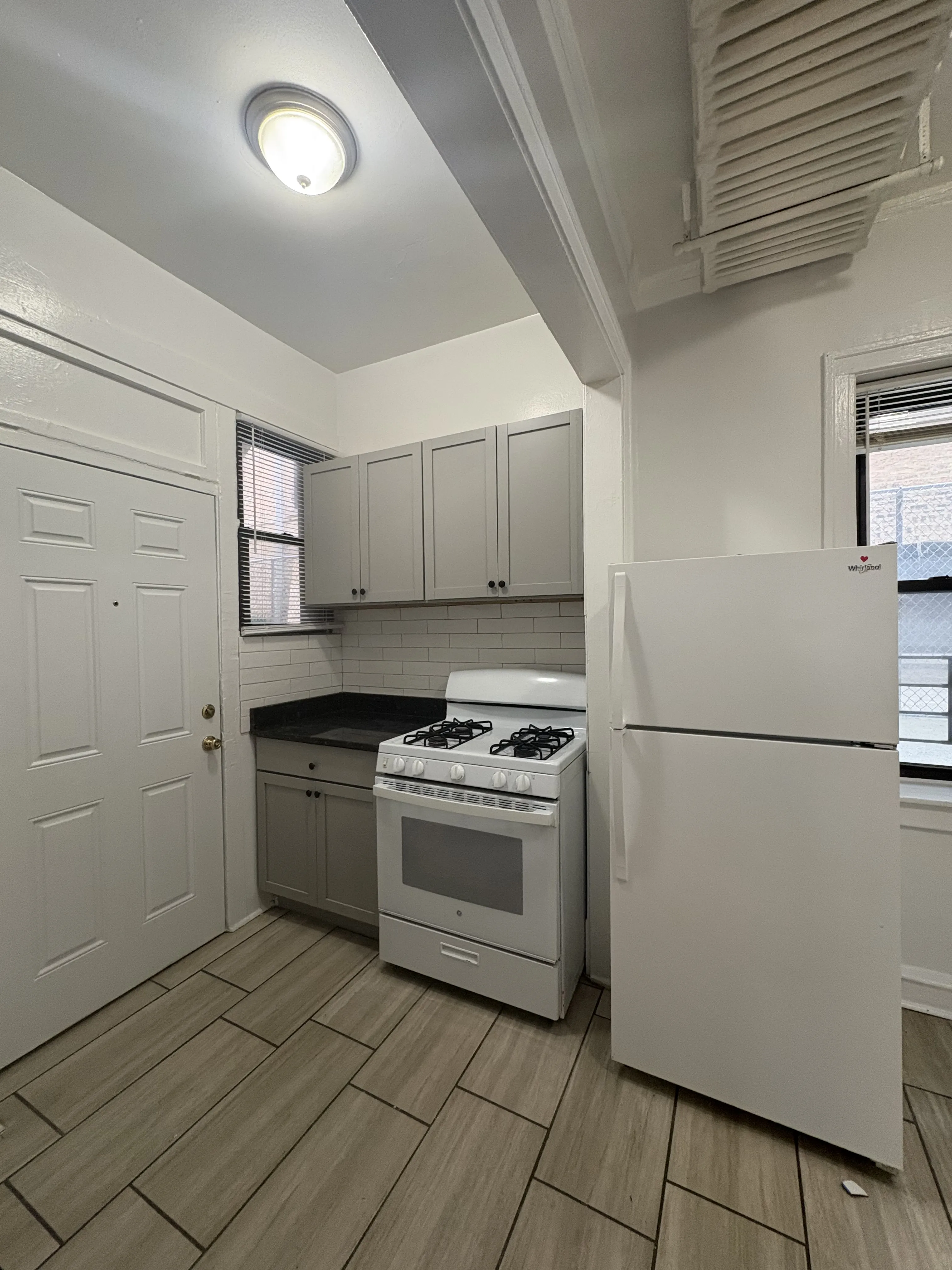1321 W Estes Ave, ,  60626, USA 60626-unit#49-Chicago-IL
