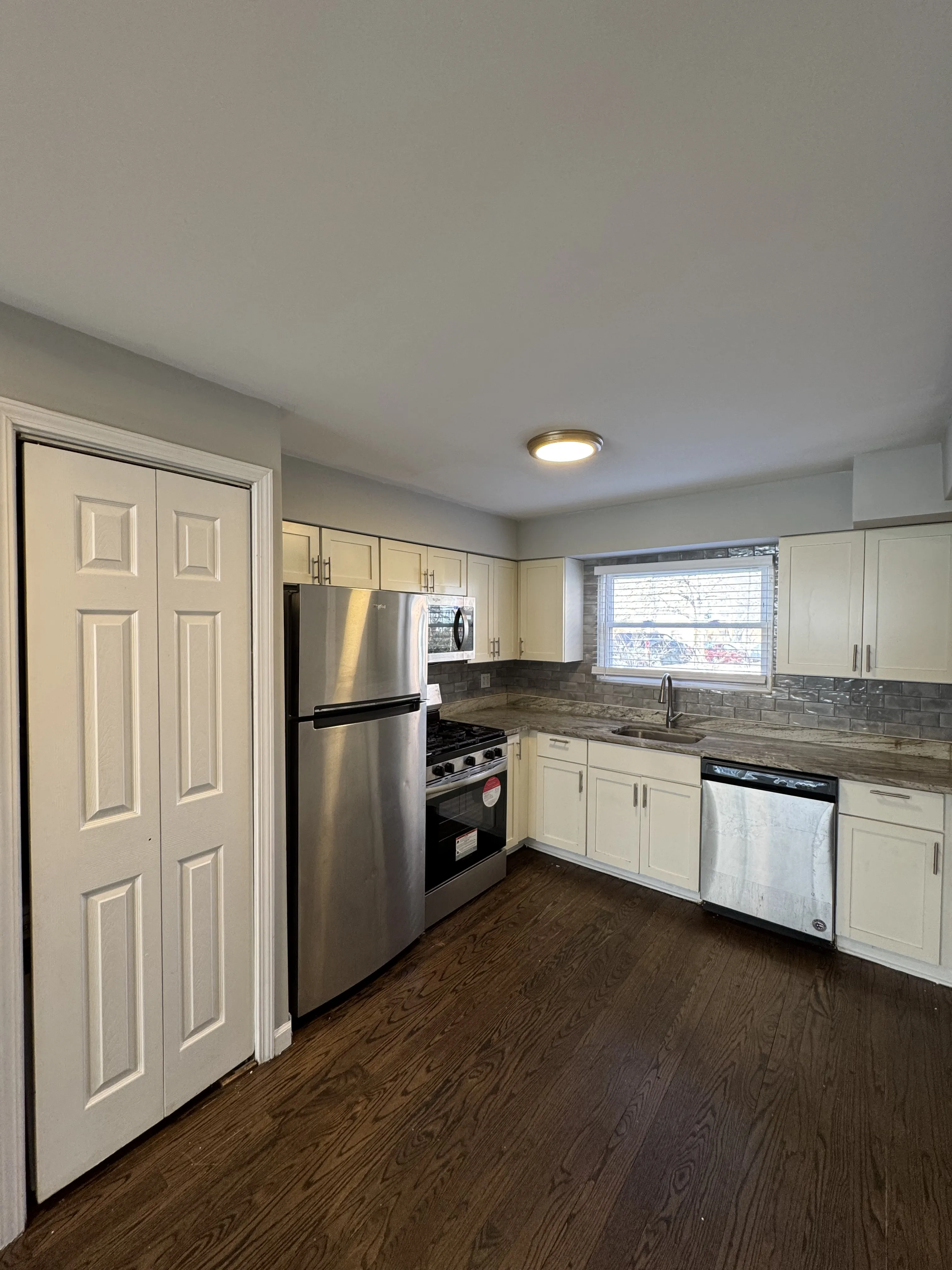 1325 W Sherwin Ave, ,  60626, USA 60626-unit#GB-Chicago-IL