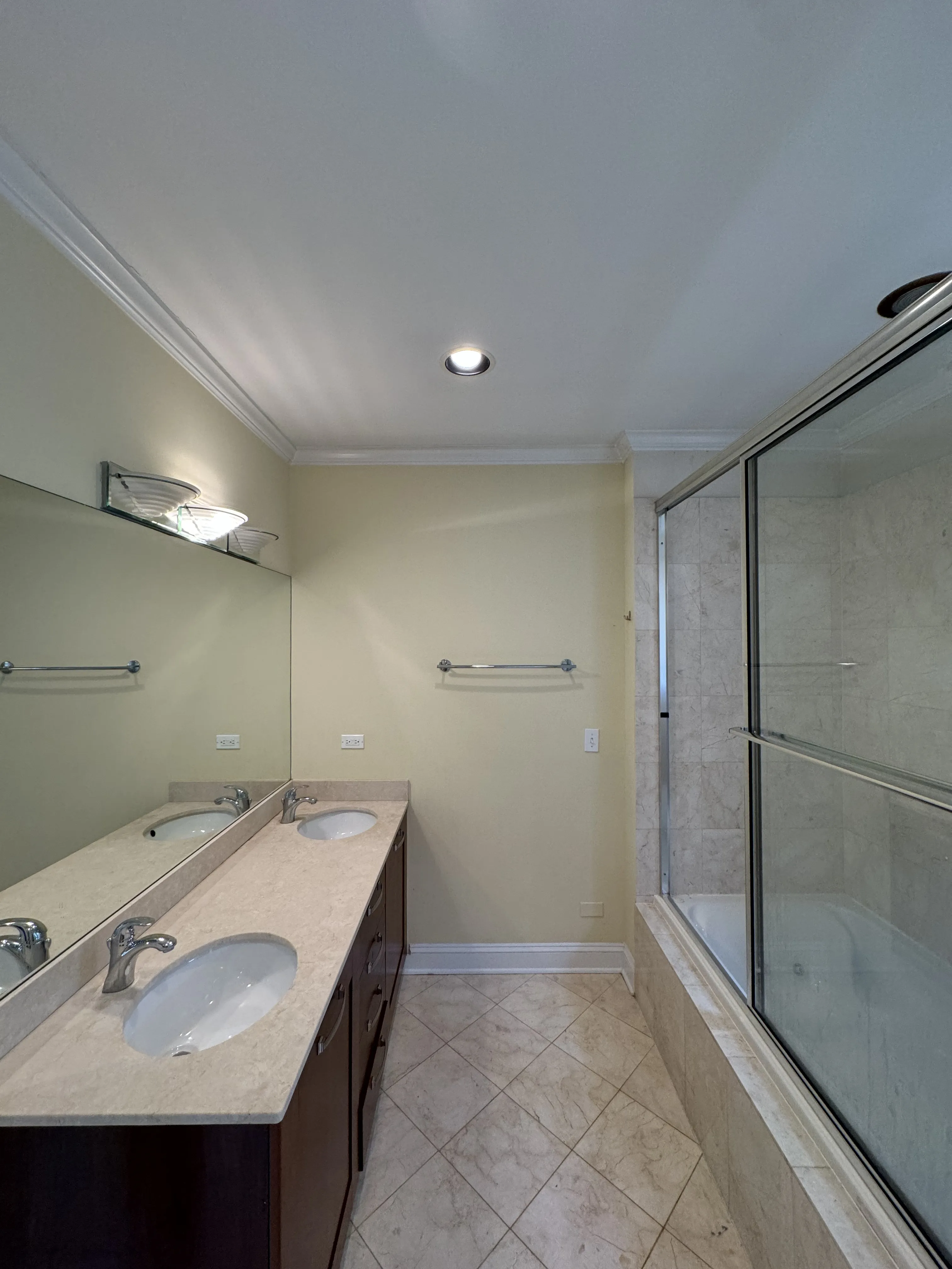 6949 N Oakley Ave, ,  60645, USA 60645-unit#1-Chicago-IL