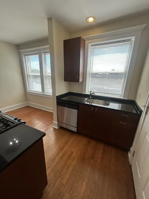 4005 W Nelson St, , 60641, USA 60641-Chicago-IL