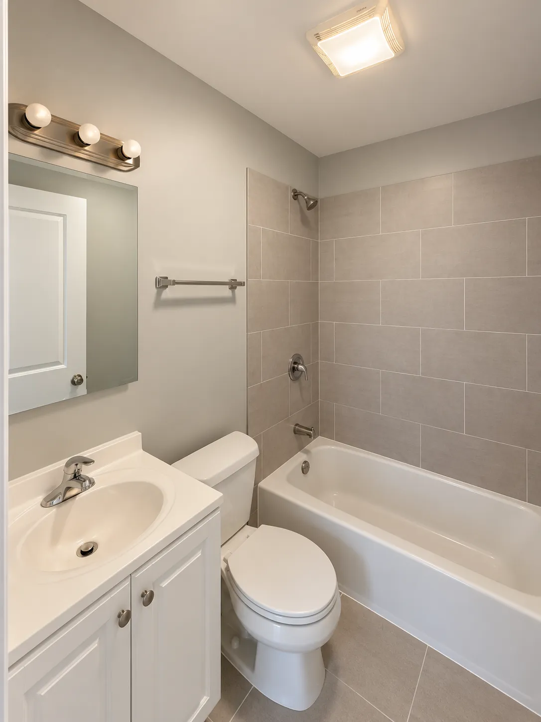 5750 N Kenmore Ave, , 60660, USA 60660-unit#312-Chicago-IL