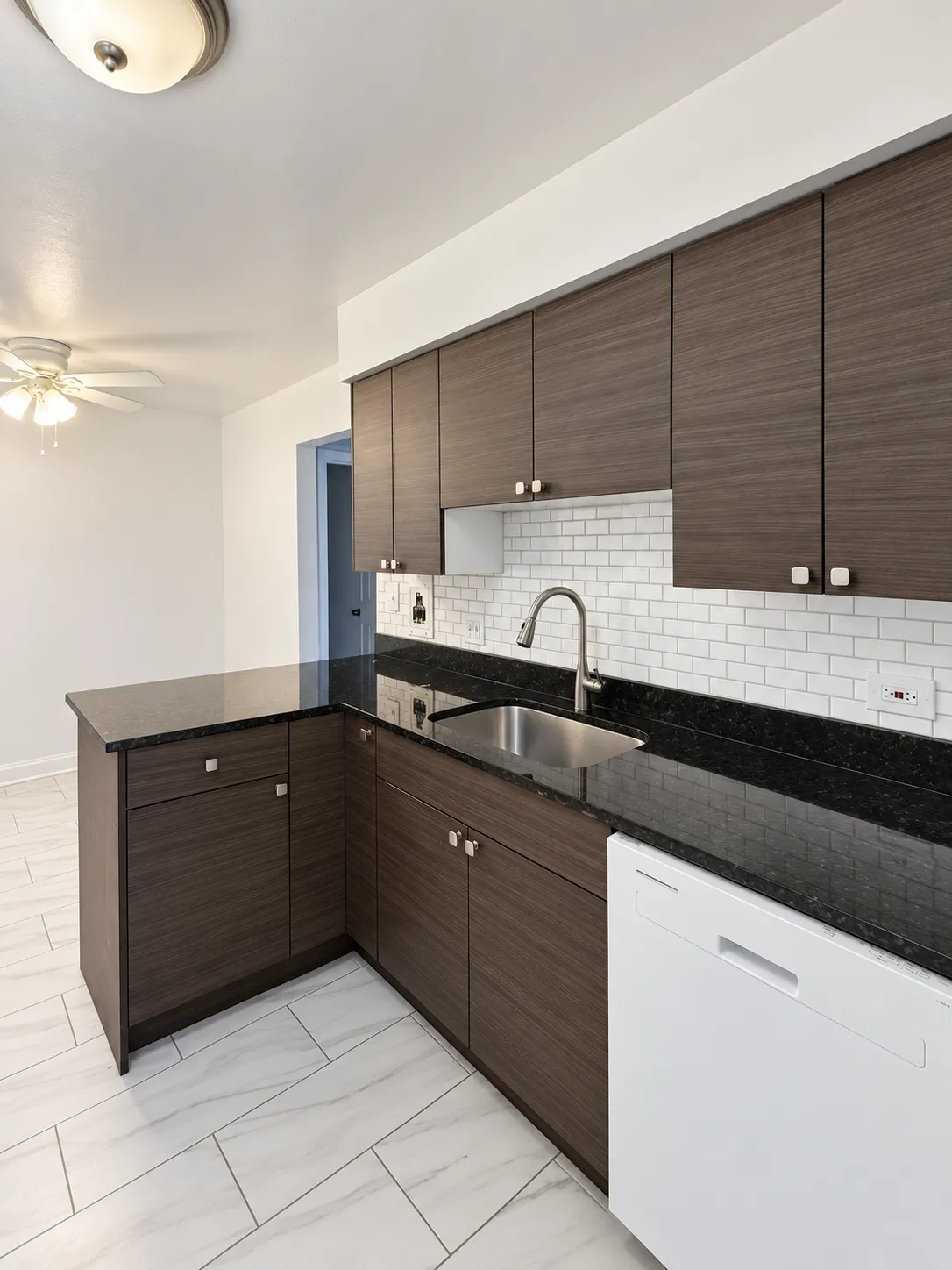 630 Lincoln Ave, , 60101, USA 60101-unit#107-Addison-IL