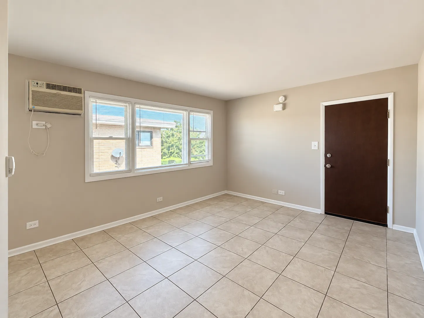 9610 Ivanhoe Ave, ,  60176, USA 60176-unit#14-Schiller Park-IL