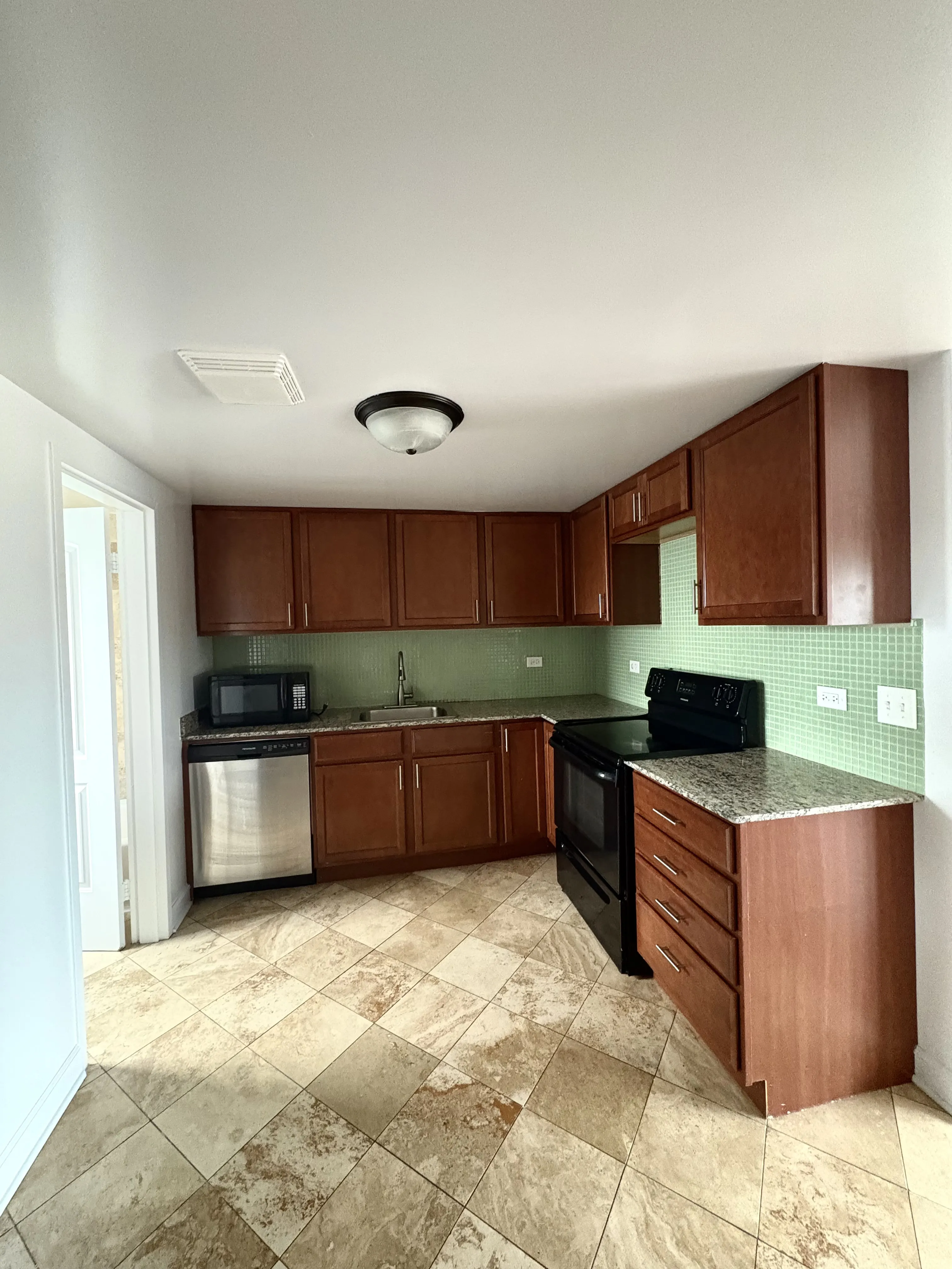 7630 1/2 N Milwaukee Ave, ,  60714, USA 60714-unit#3A-Niles-IL
