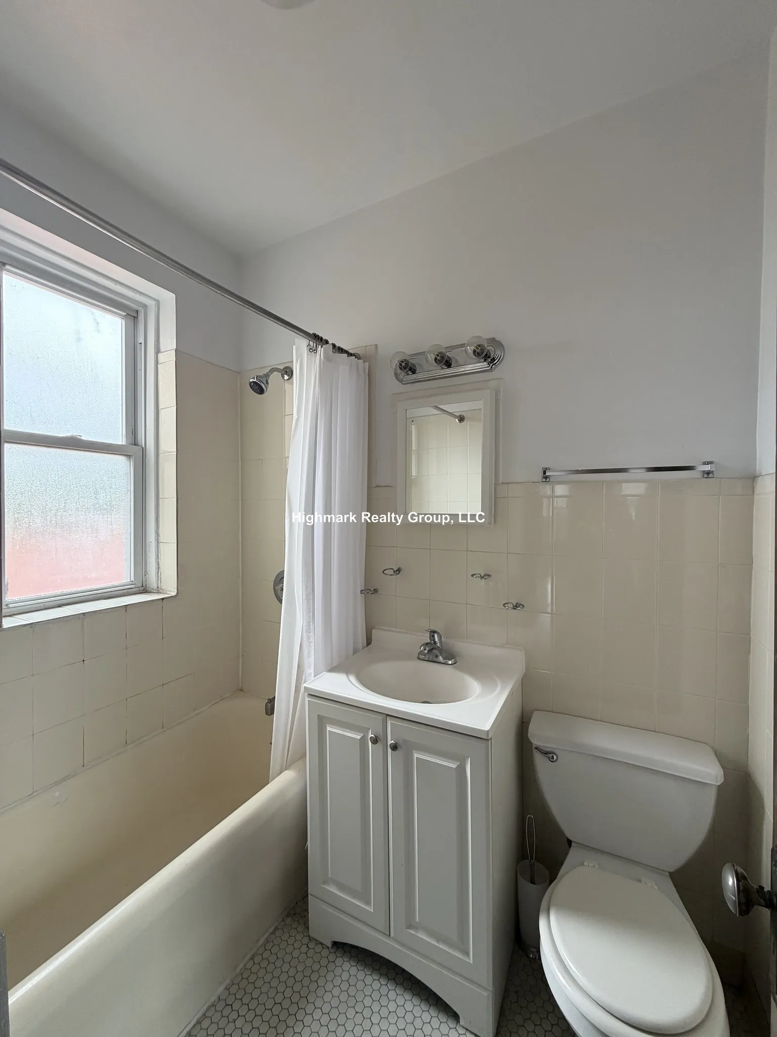 1143 W Morse Ave, , 60626, USA 60626-unit#310-Chicago-IL