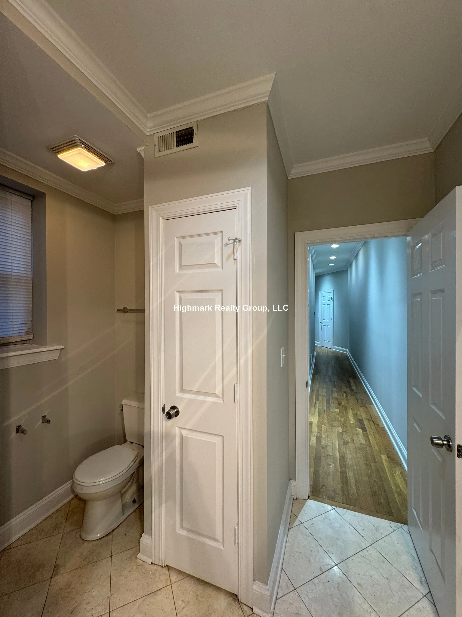 6935 N Oakley Ave, , 60645, USA 60645-unit#GC-Chicago-IL