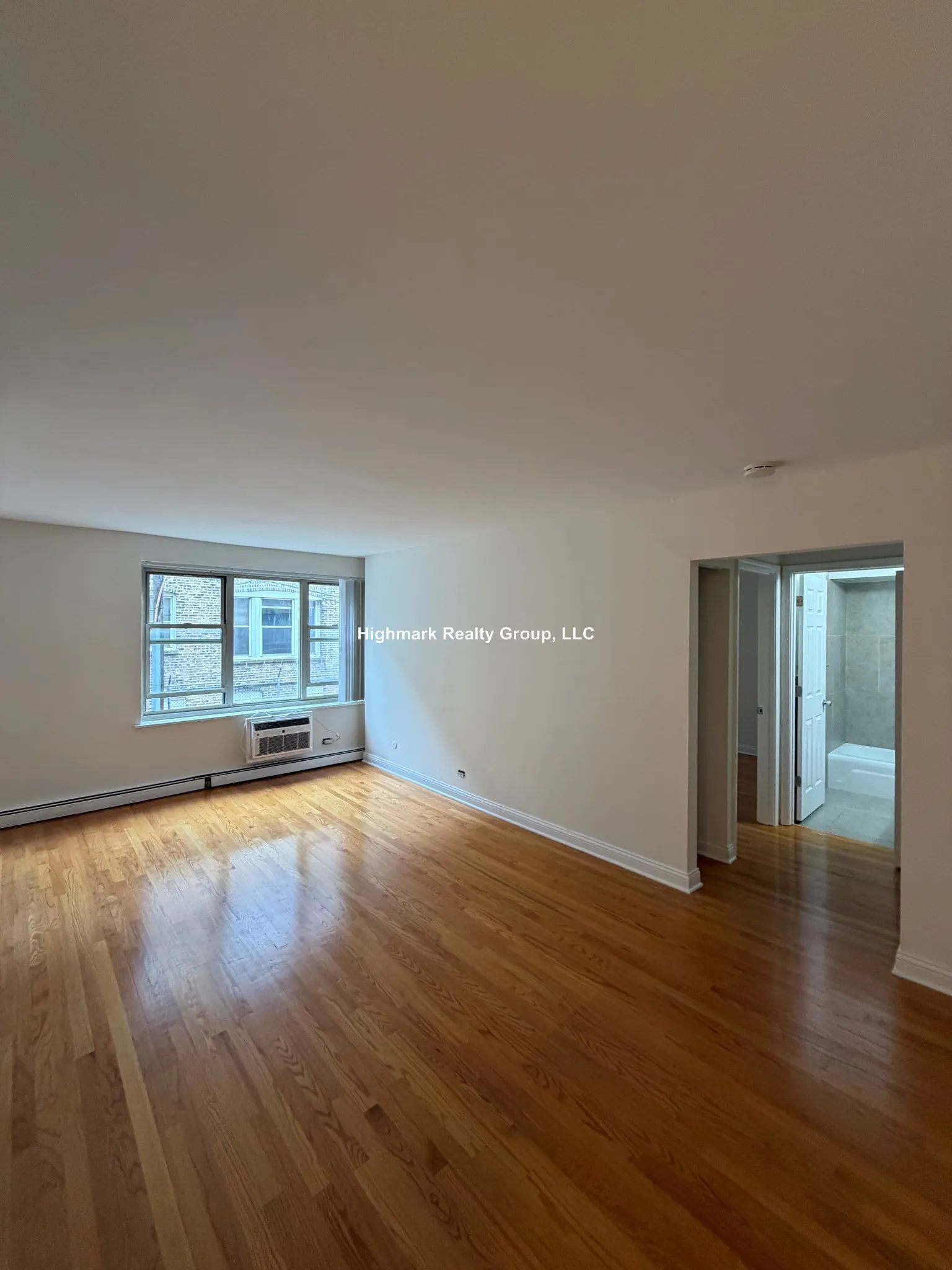 3710 N Pine Grove Ave, ,  60613, USA 60613-unit#216A-Chicago-IL
