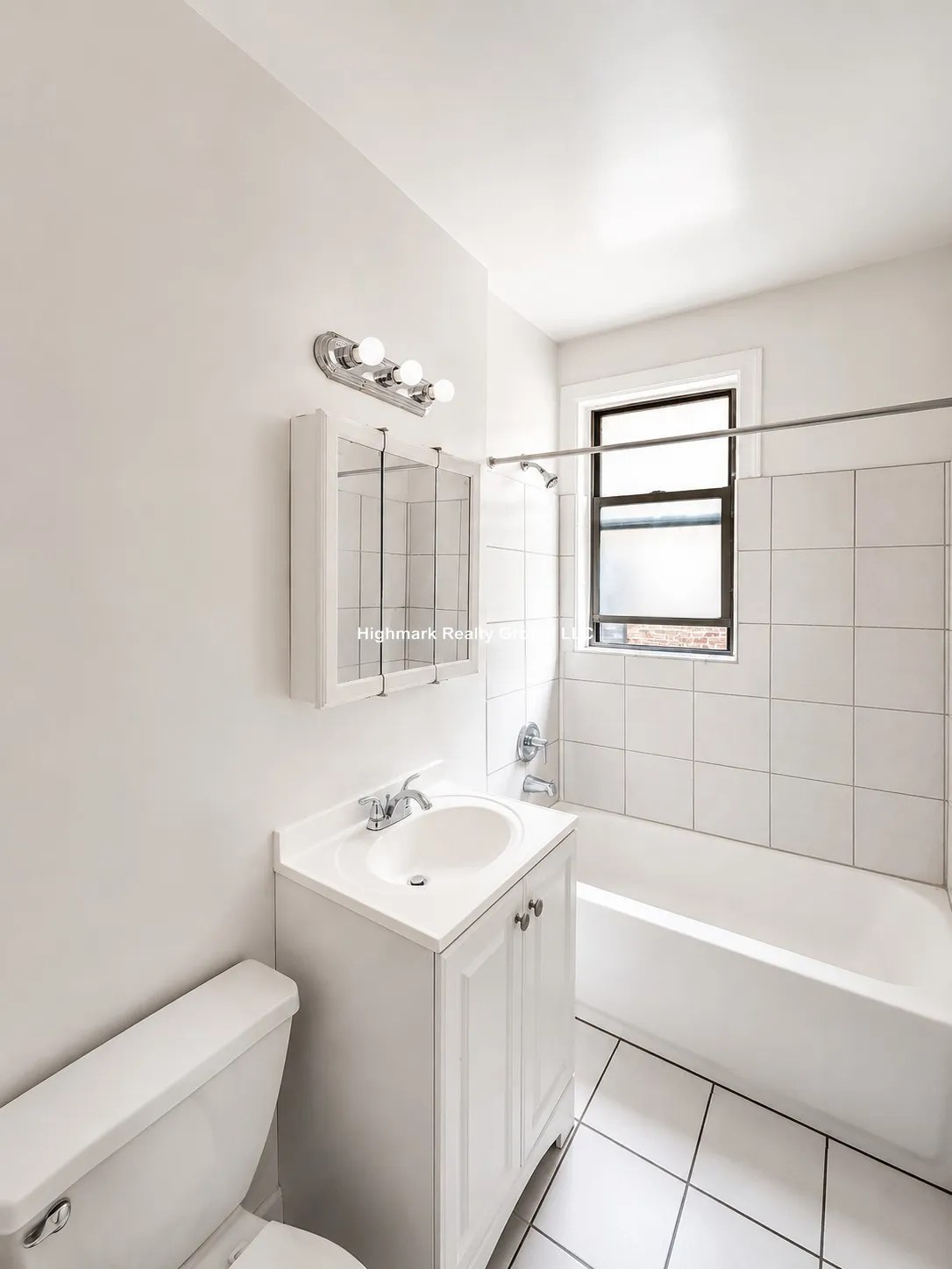 1375 W Estes Ave, , 60626, USA 60626-unit#1O-Chicago-IL
