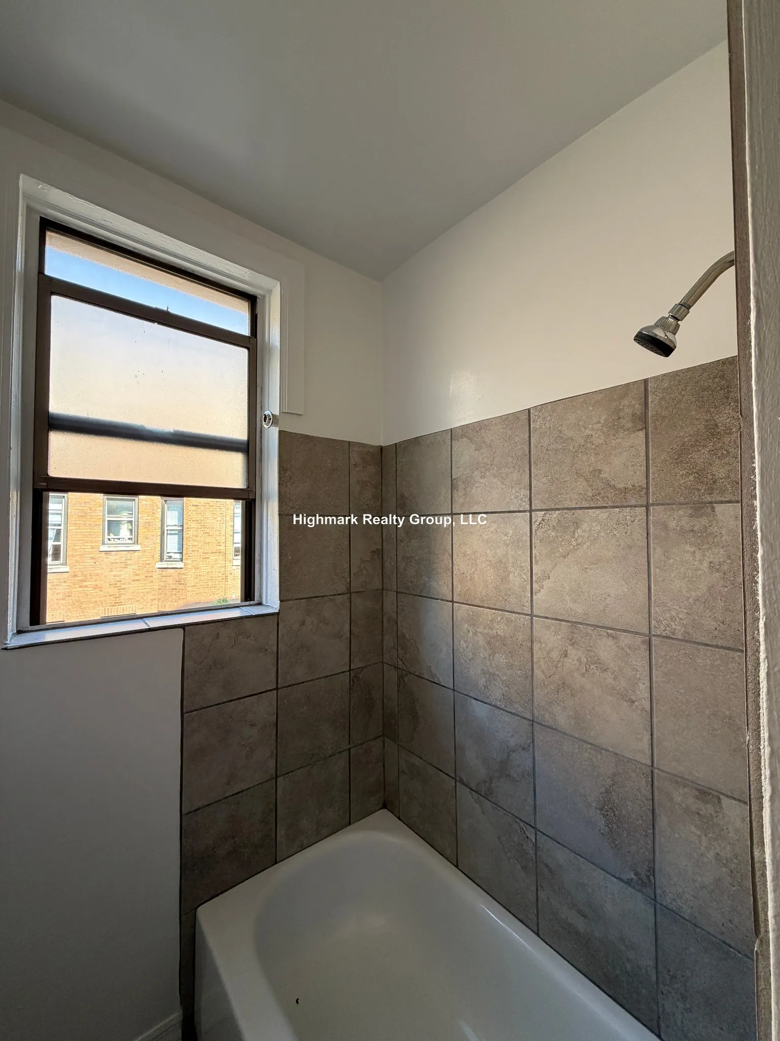 1375 W Estes Ave, , 60626, USA 60626-unit#2F-Chicago-IL