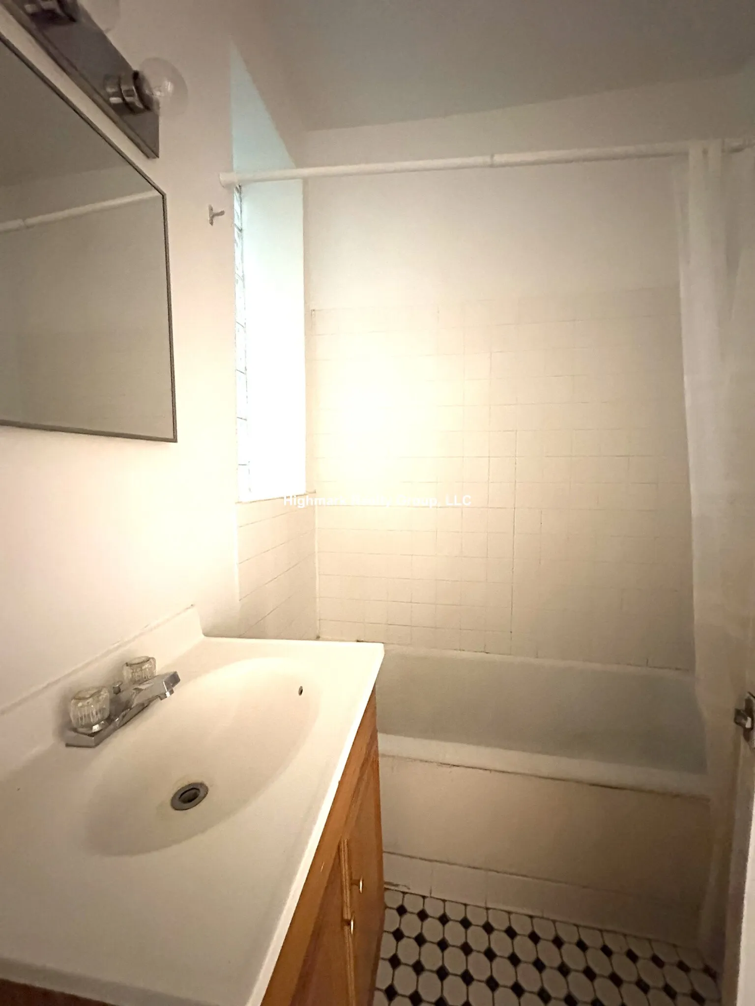 1370 W Estes Ave, , 60626, USA 60626-unit#2S-Chicago-IL