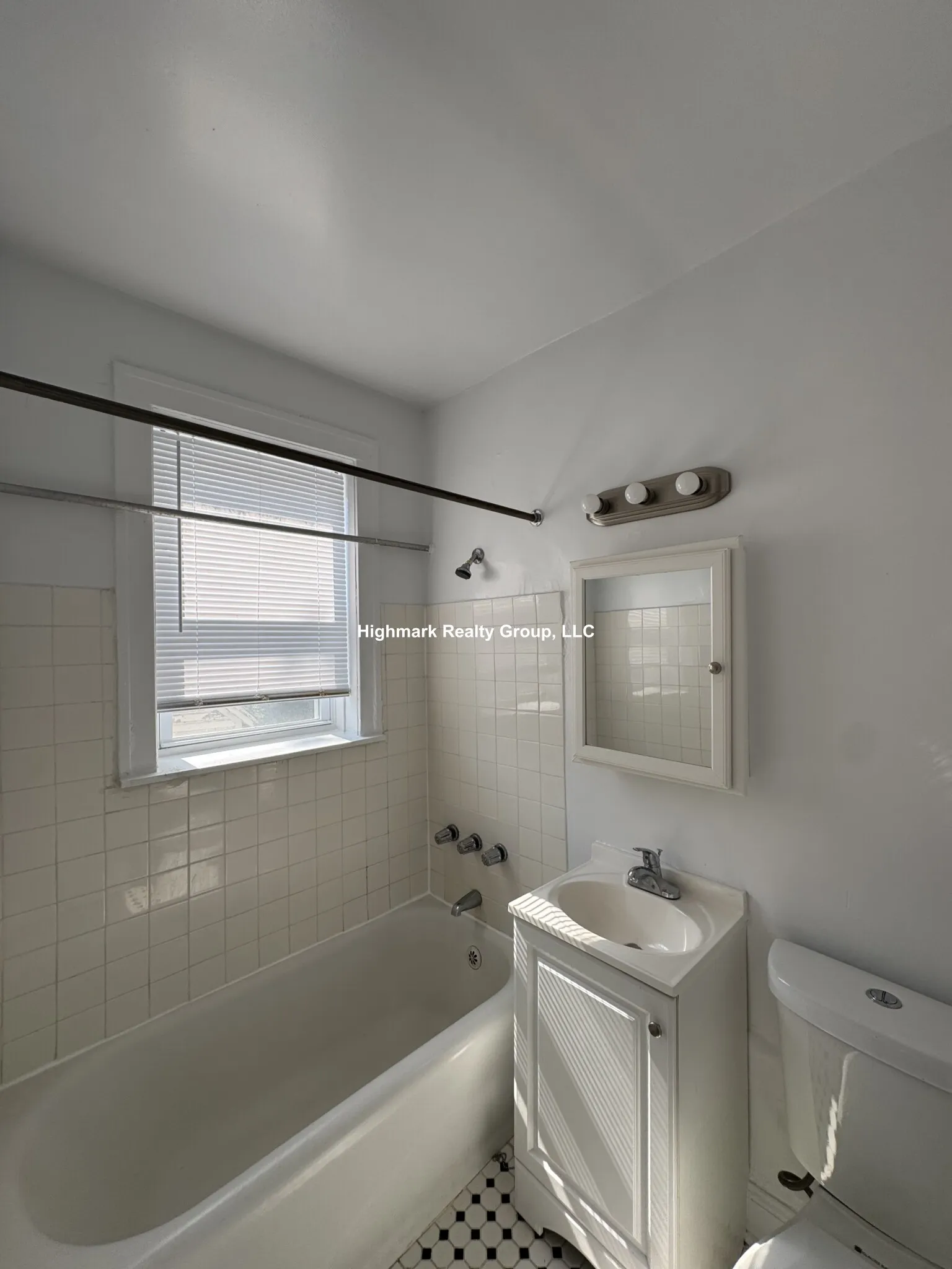 1333 W Birchwood Ave, , 60626, USA 60626-unit#203-Chicago-IL