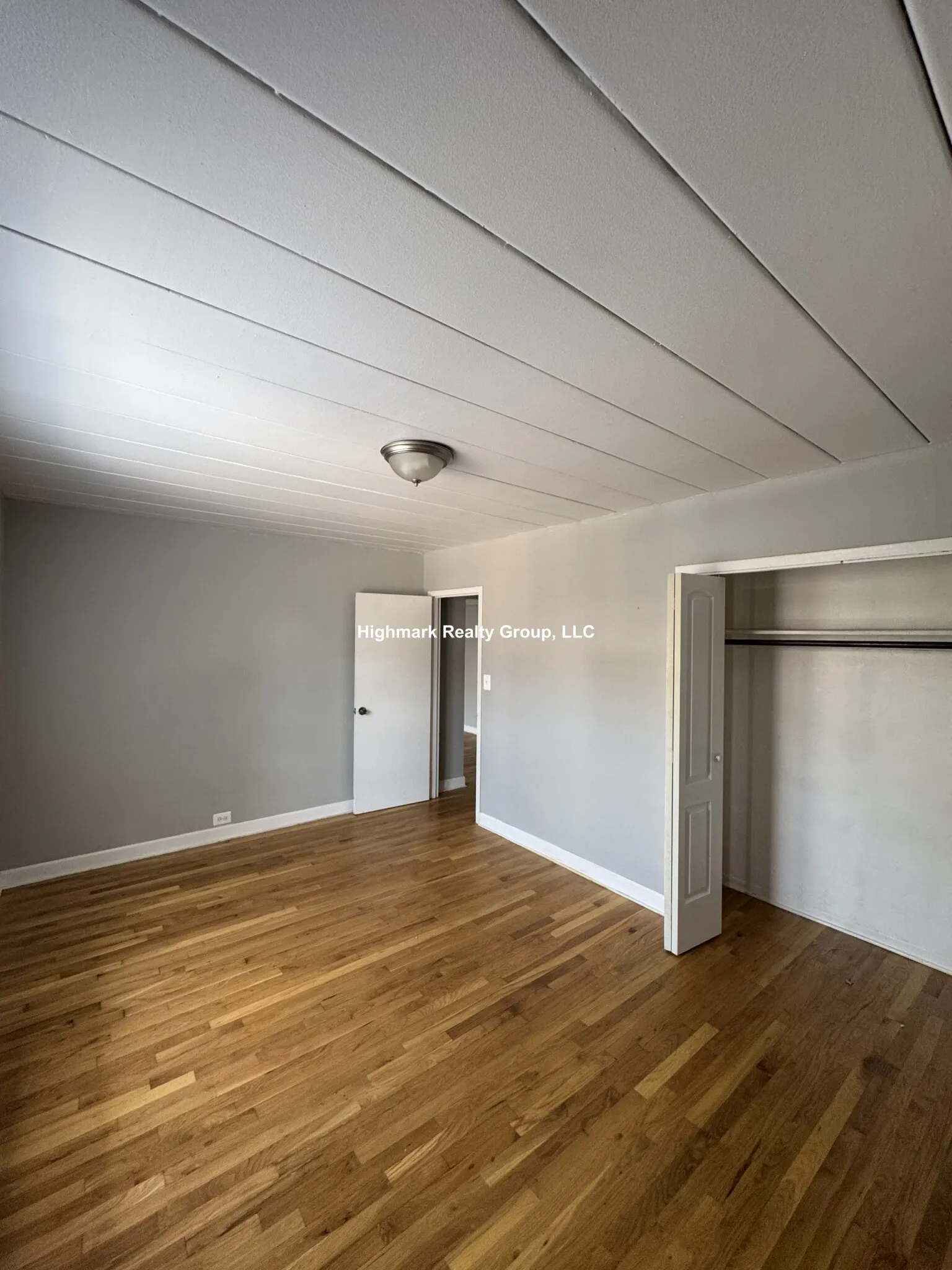 1360 W Touhy Ave, , 60626, USA 60626-unit#102-Chicago-IL