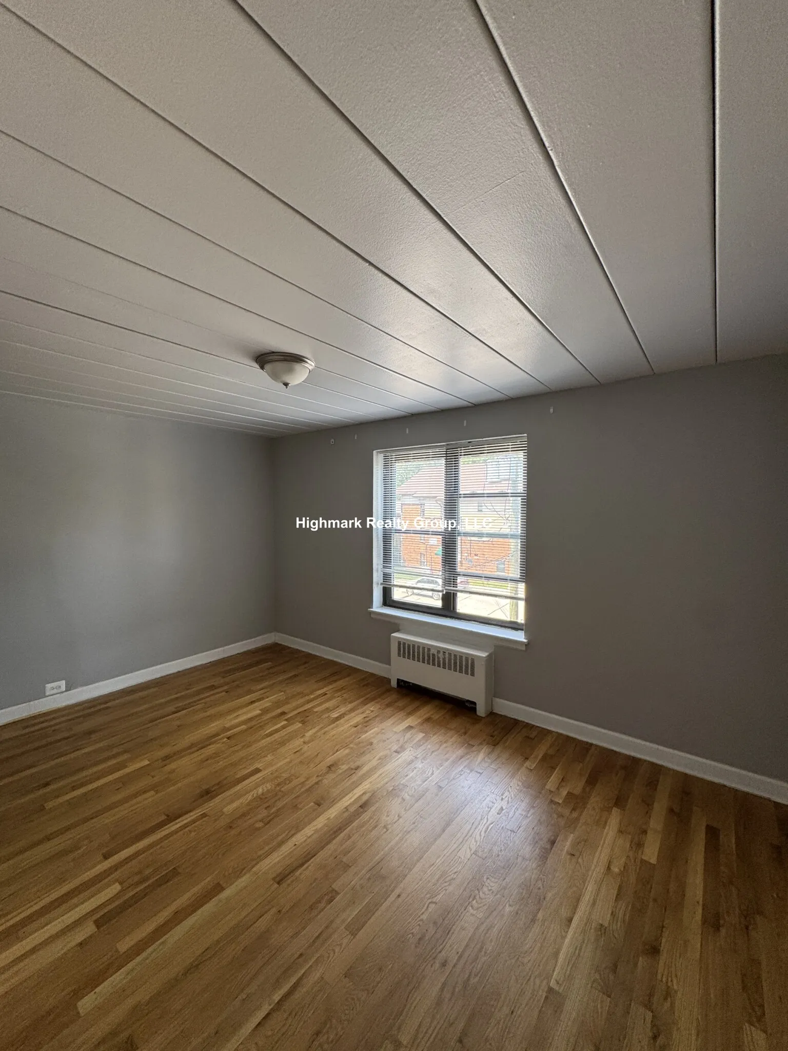 1360 W Touhy Ave, , 60626, USA 60626-unit#102-Chicago-IL
