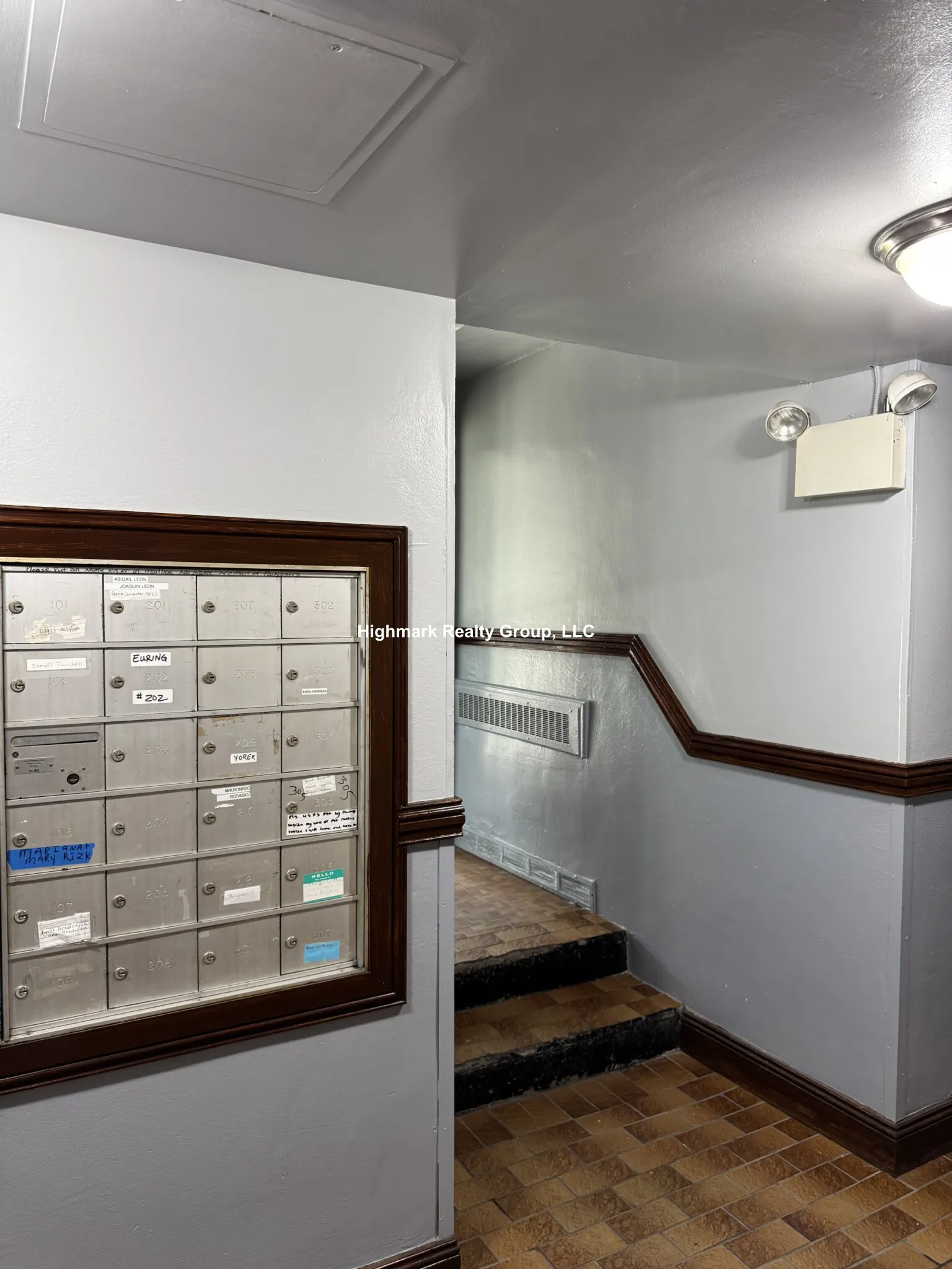 1360 W Touhy Ave, , 60626, USA 60626-unit#102-Chicago-IL