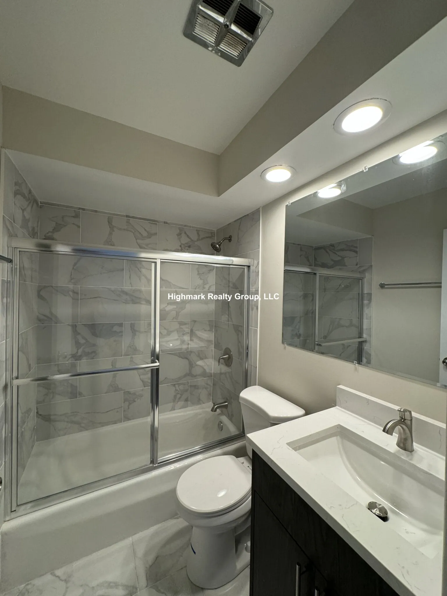 5917 N Kenmore Ave, , 60660, USA 60660-unit#523-Chicago-IL
