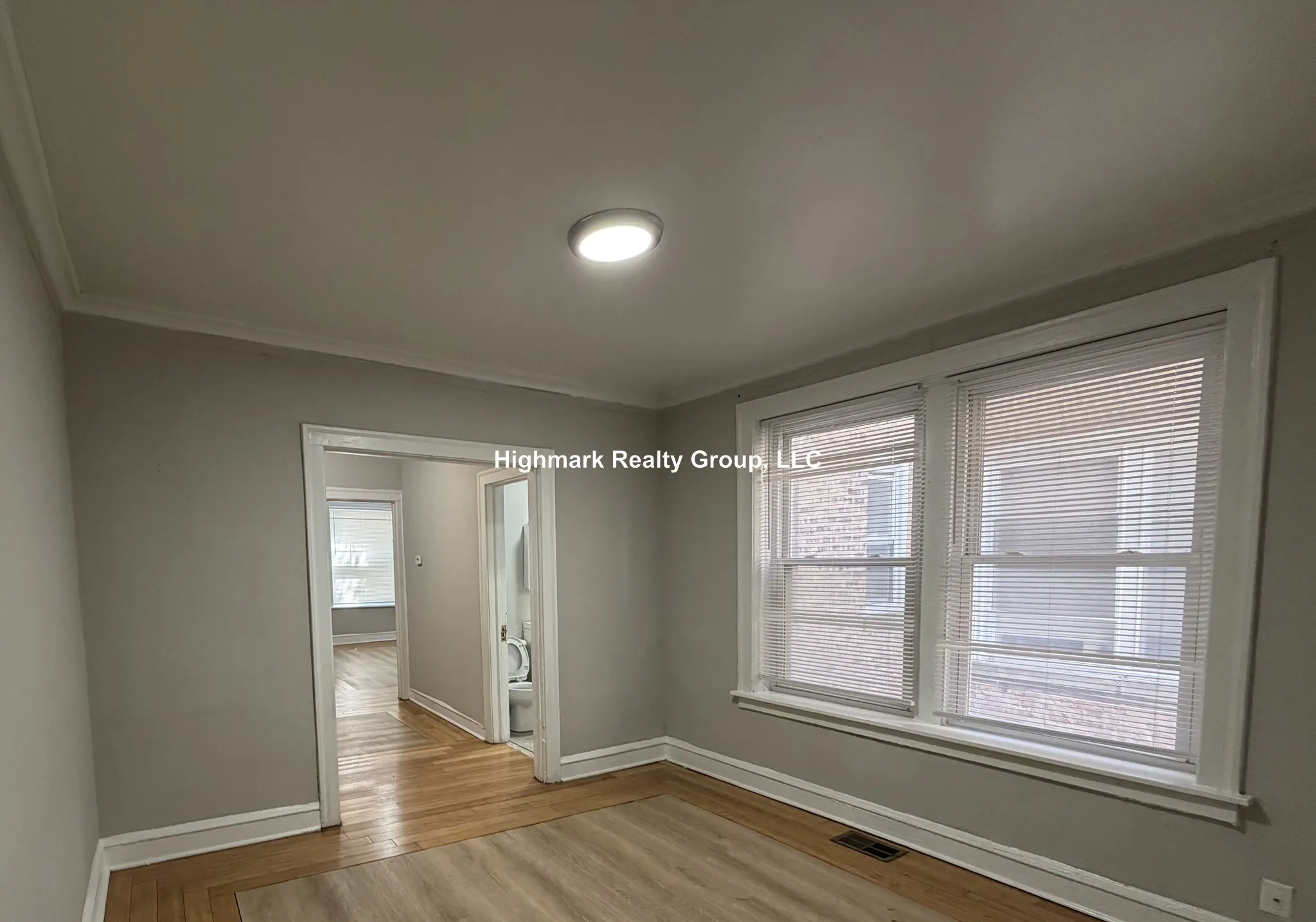 6304 N Oakley Ave, , 60659, USA 60659-unit#1F-Chicago-IL