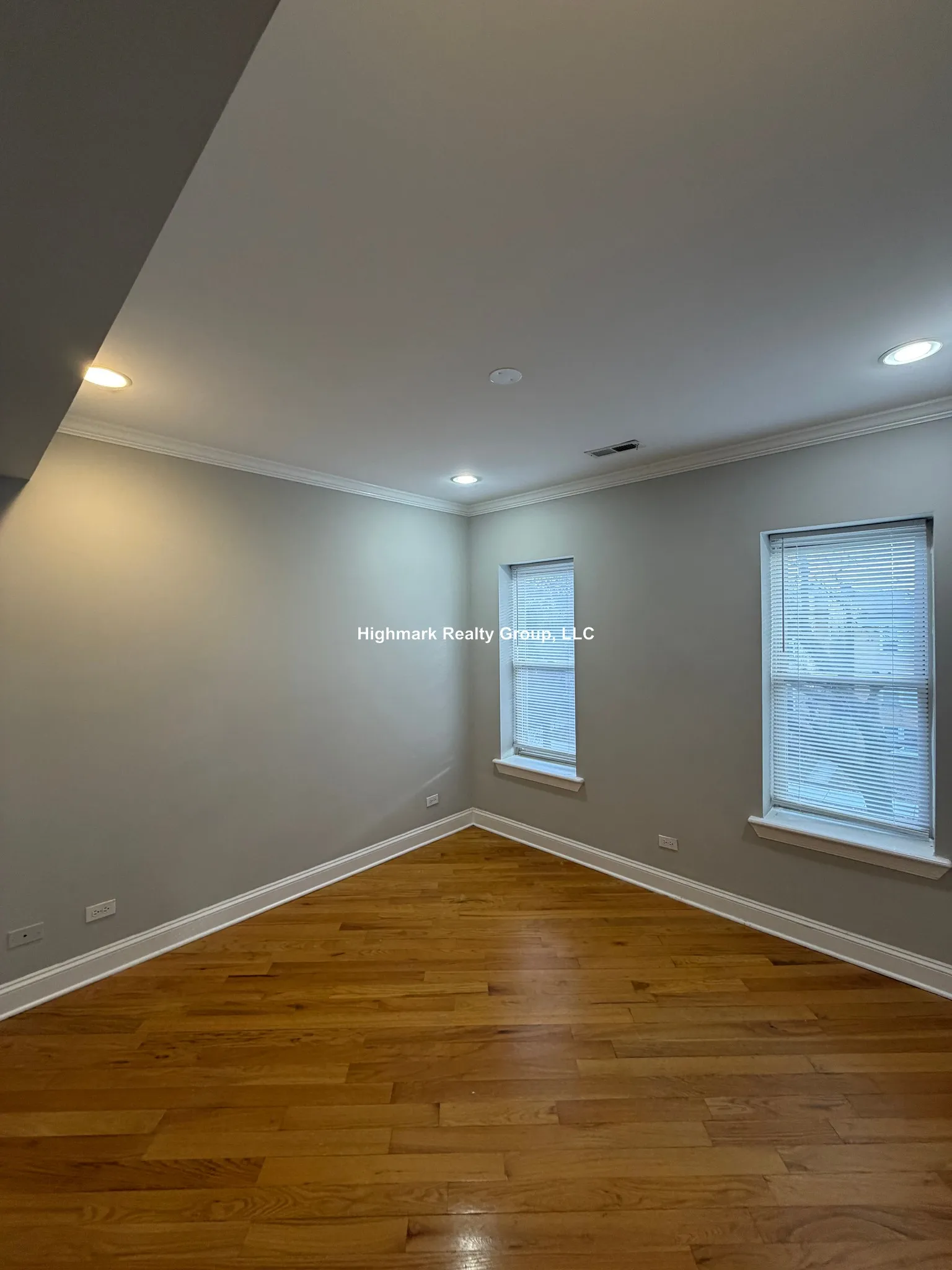 6935 N Oakley Ave, , 60645, USA 60645-unit#1T-Chicago-IL