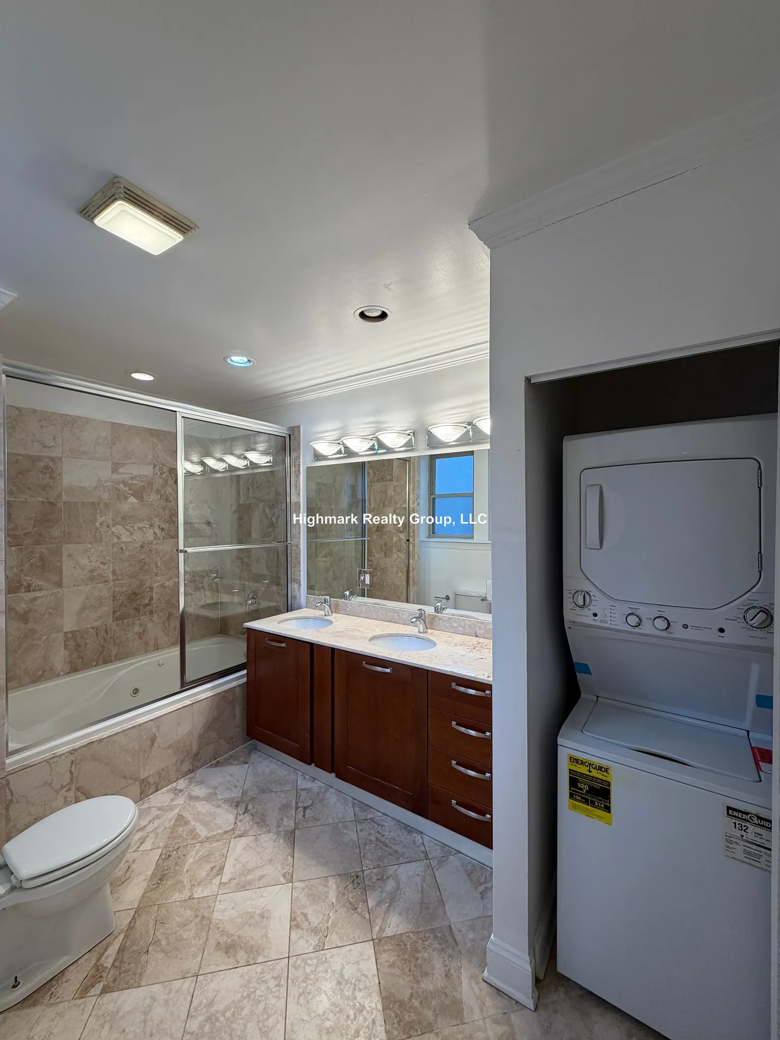 6935 N Oakley Ave, , 60645, USA 60645-unit#1T-Chicago-IL