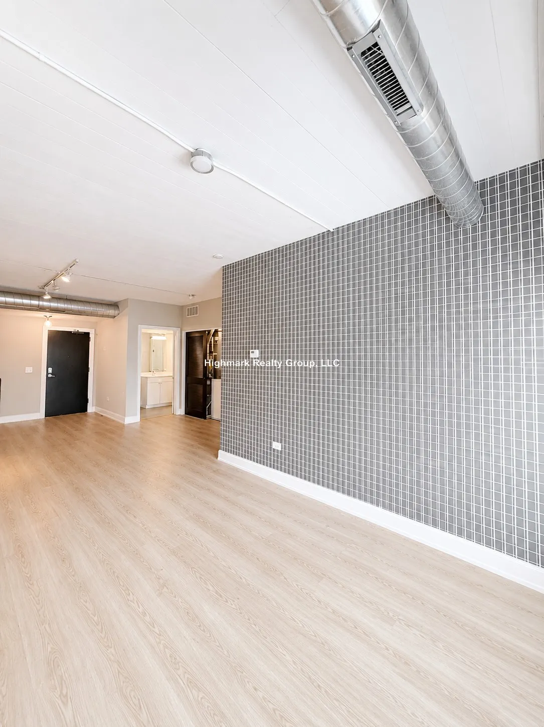 941 W Belmont Ave, ,  60657, USA 60657-unit#204B-Chicago-IL