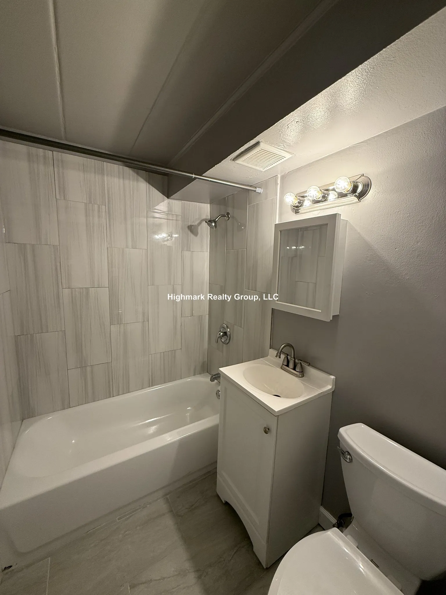 9630 Ivanhoe Ave, , 60176, USA 60176-unit#1B-Schiller Park-IL