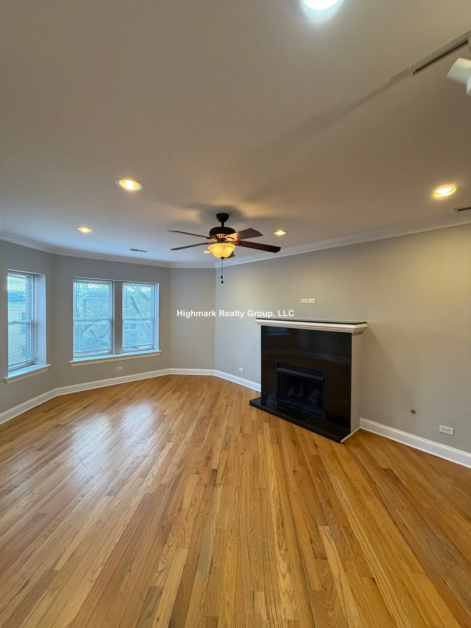 6935 N Oakley Ave, , 60645, USA 60645-unit#1T-Chicago-IL