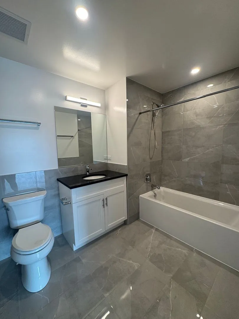 952 W Carmen Ave, , 60640, USA 60640-unit#952-802-Chicago-IL