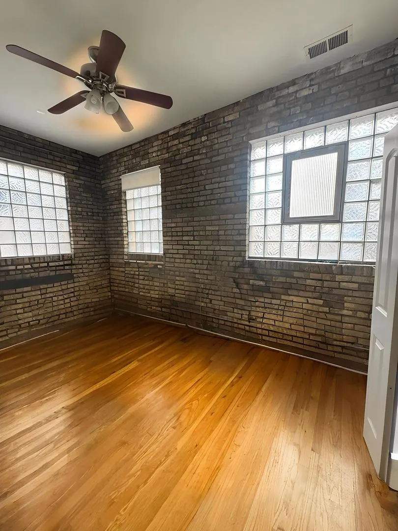 916 W Belmont Ave, ,  60657, USA 60657-unit#916-2S-Chicago-IL