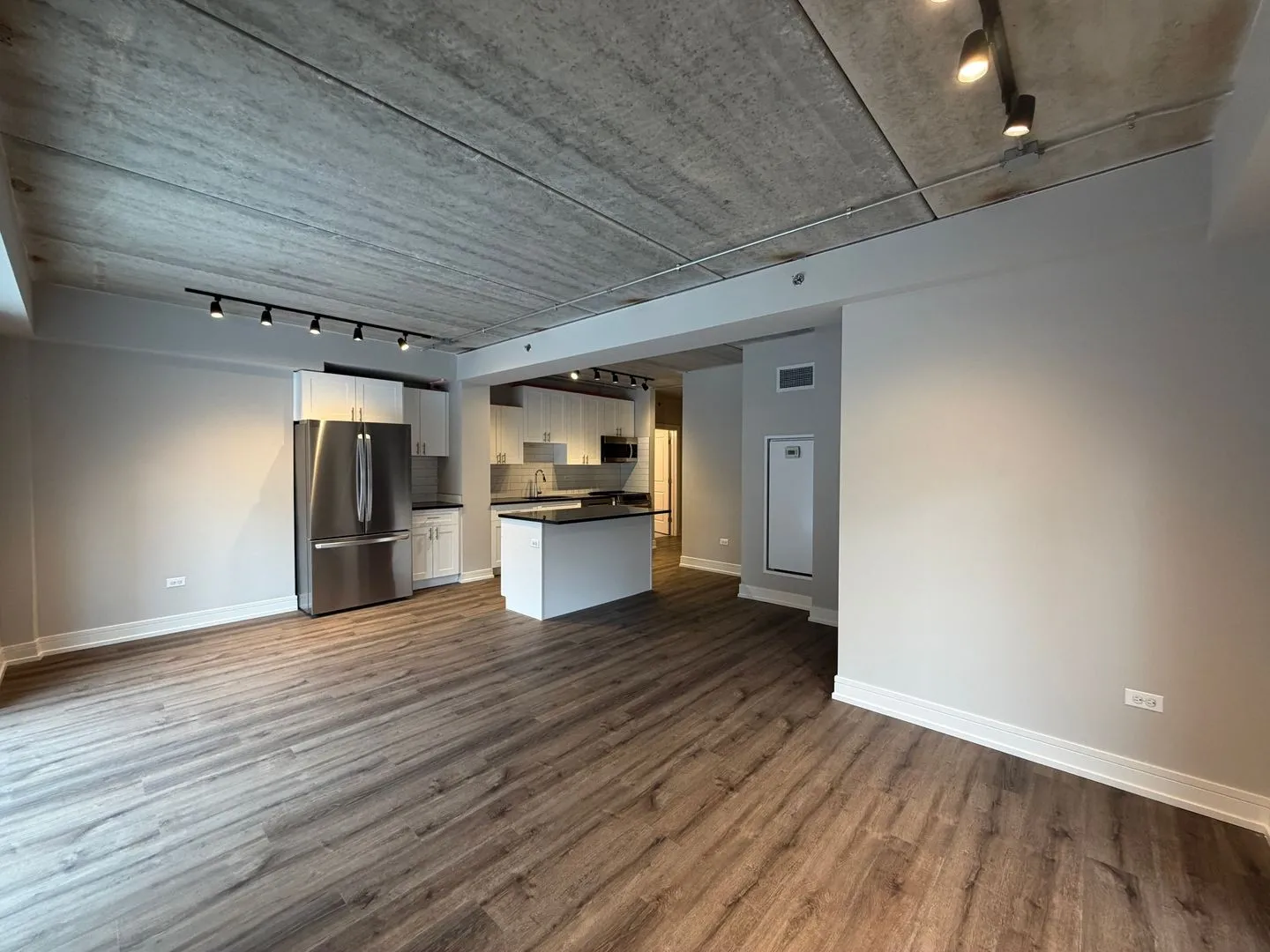 952 W Carmen Ave, , 60640, USA 60640-unit#952-307-Chicago-IL