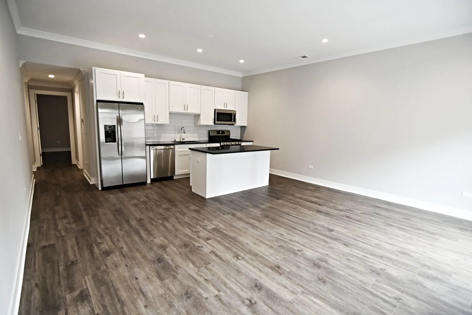 927 W Irving Park Rd, ,  60613, USA 60613-unit#927-202-Chicago-IL