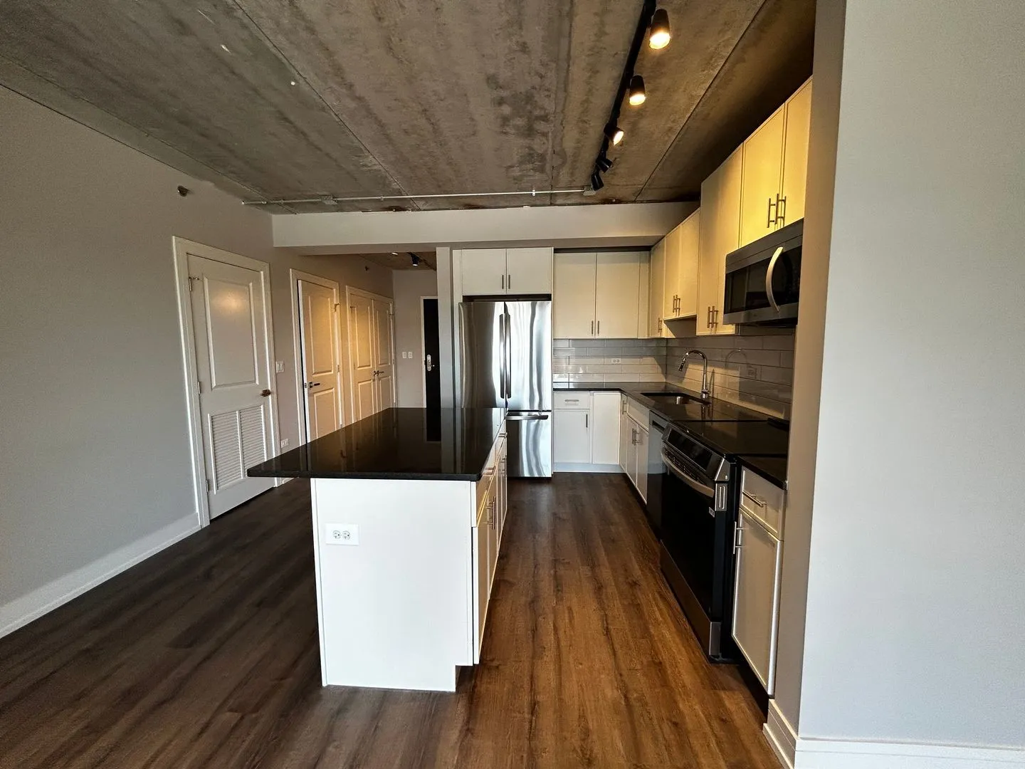 952 W Carmen Ave, ,  60640, USA 60640-unit#709-Chicago-IL