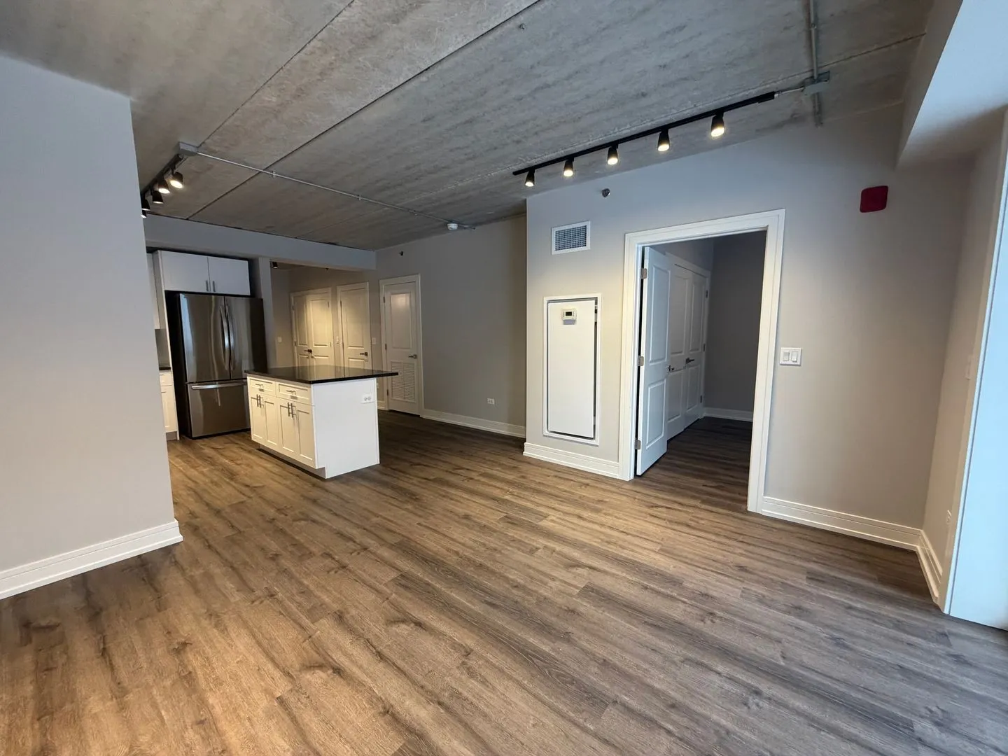 952 W Carmen Ave, ,  60640, USA 60640-unit#952-208-Chicago-IL