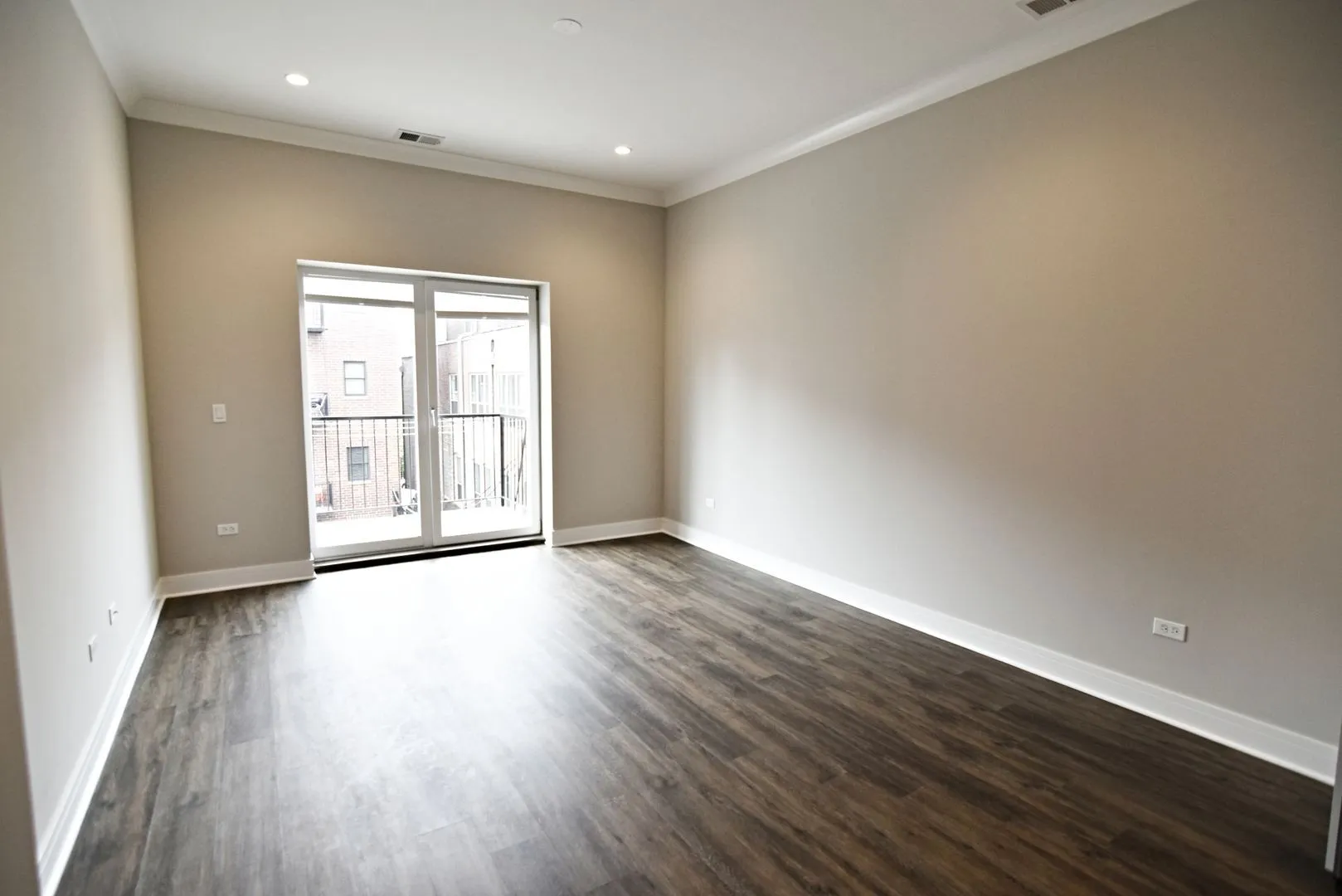 927 W Irving Park Rd, , 60613, USA 60613-unit#927-303-Chicago-IL