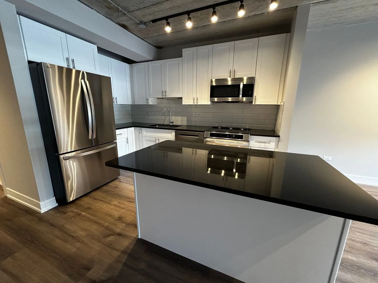 952 W Carmen Ave, , 60640, USA 60640-unit#609-Chicago-IL