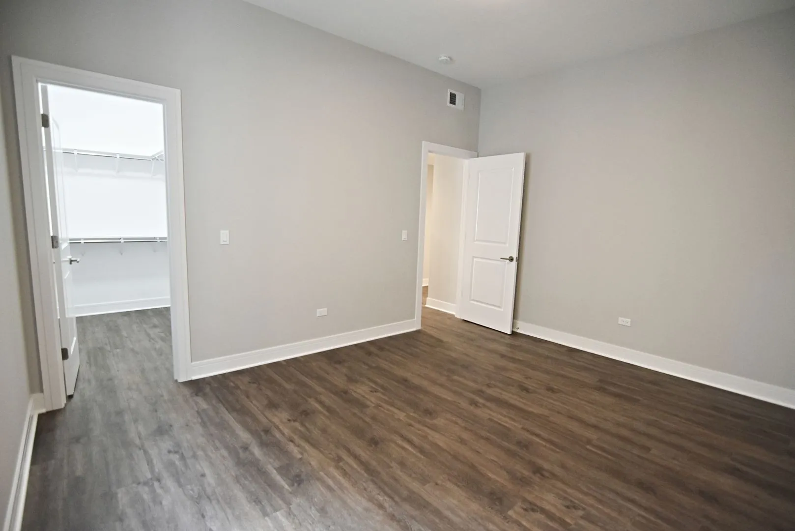 927 W Irving Park Rd, ,  60613, USA 60613-unit#927-202-Chicago-IL