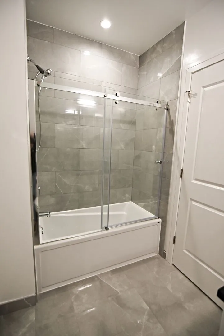 927 W Irving Park Rd, ,  60613, USA 60613-unit#927-202-Chicago-IL