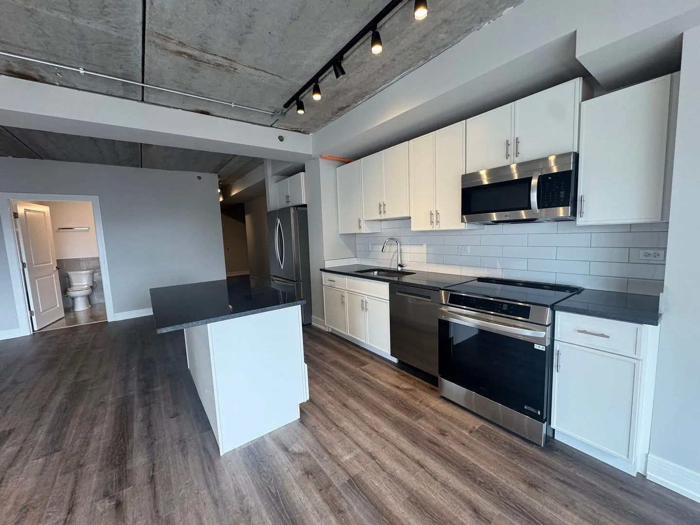 952 W Carmen Ave, , 60640, USA 60640-unit#952-802-Chicago-IL