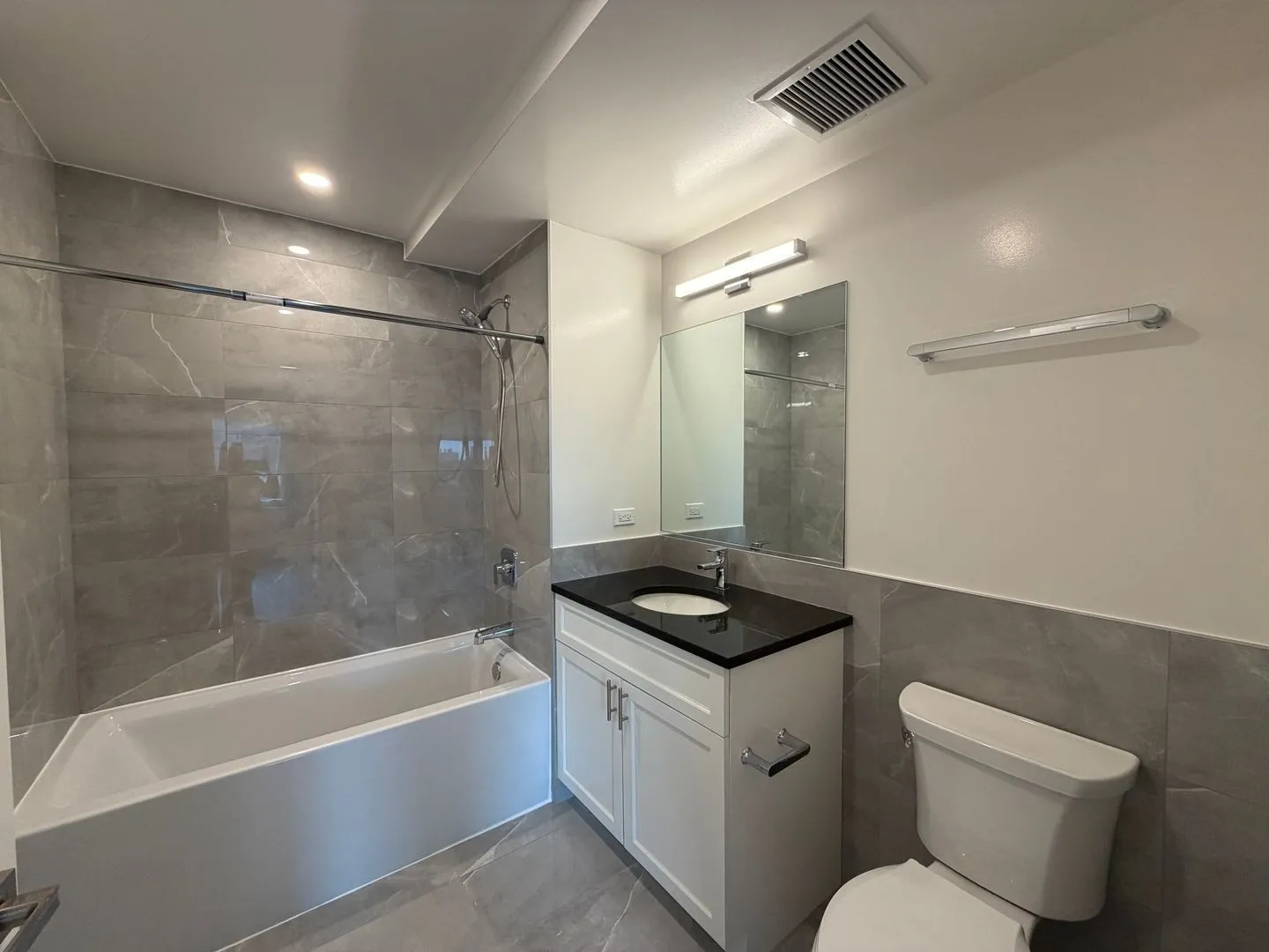952 W Carmen Ave, , 60640, USA 60640-unit#511-Chicago-IL