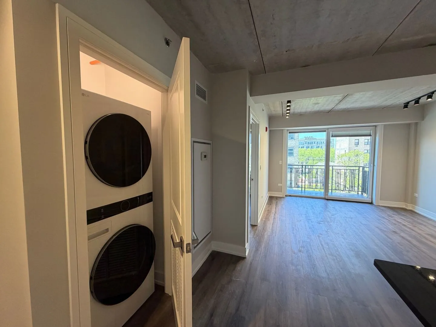 952 W Carmen Ave, ,  60640, USA 60640-unit#952-504-Chicago-IL