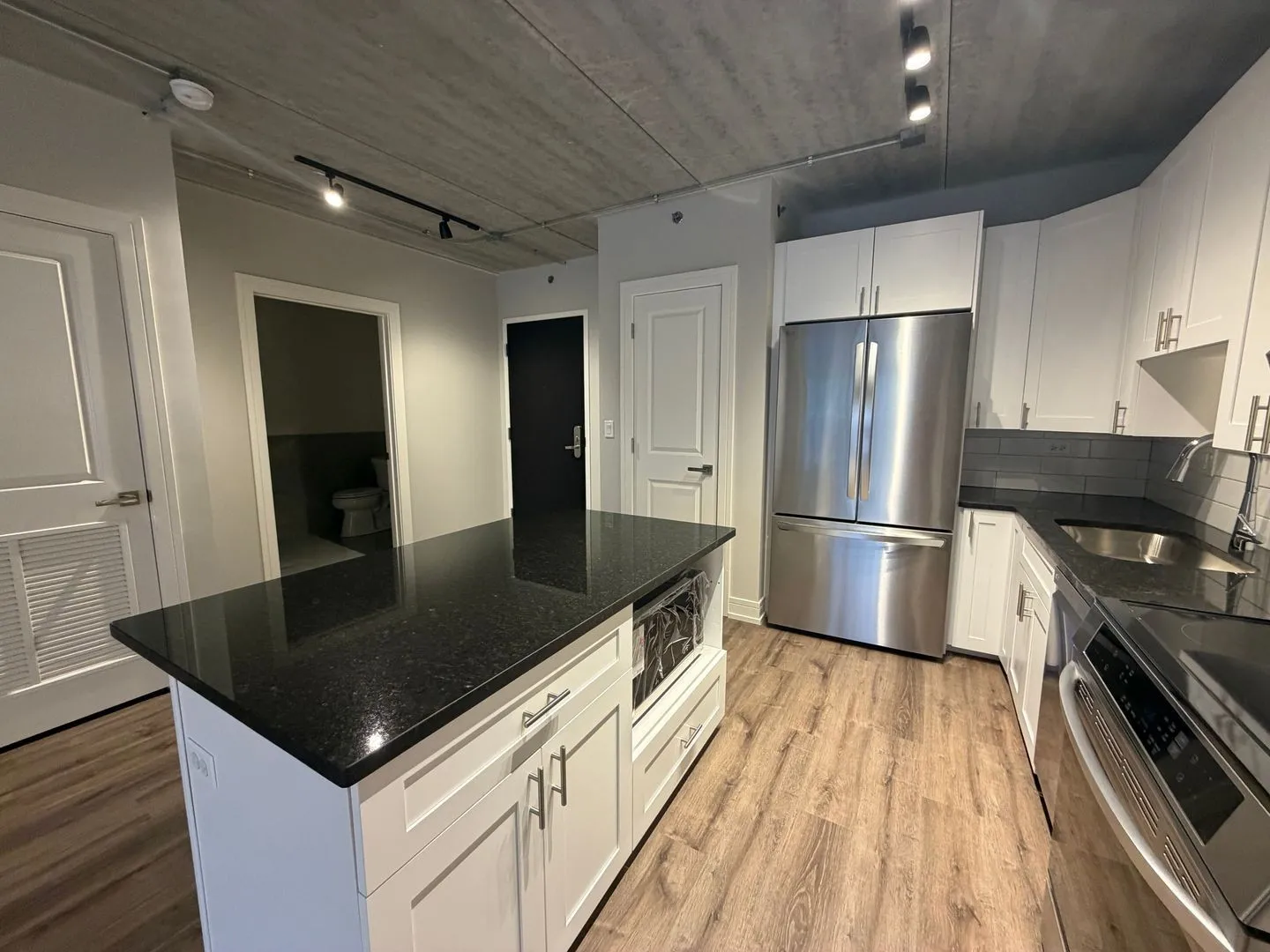 952 W Carmen Ave, , 60640, USA 60640-unit#952-303-Chicago-IL