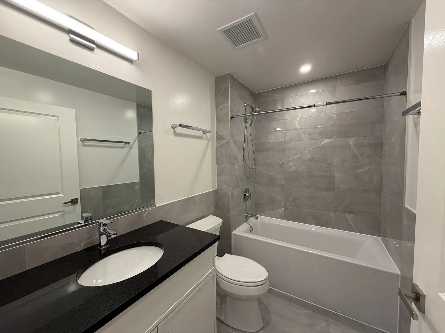 952 W Carmen Ave, , 60640, USA 60640-unit#511-Chicago-IL