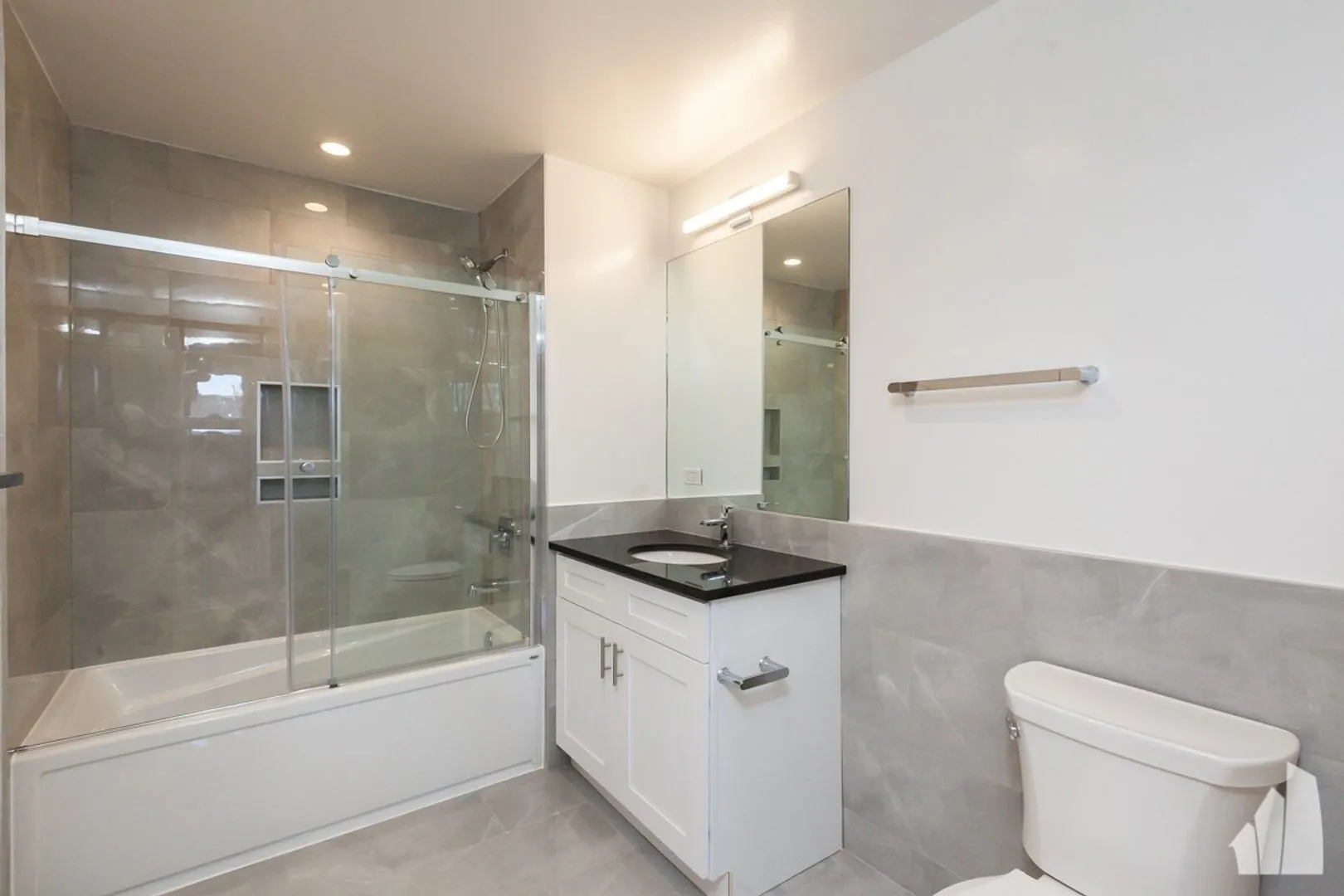 927 W Irving Park Rd, ,  60613, USA 60613-unit#927-205-Chicago-IL