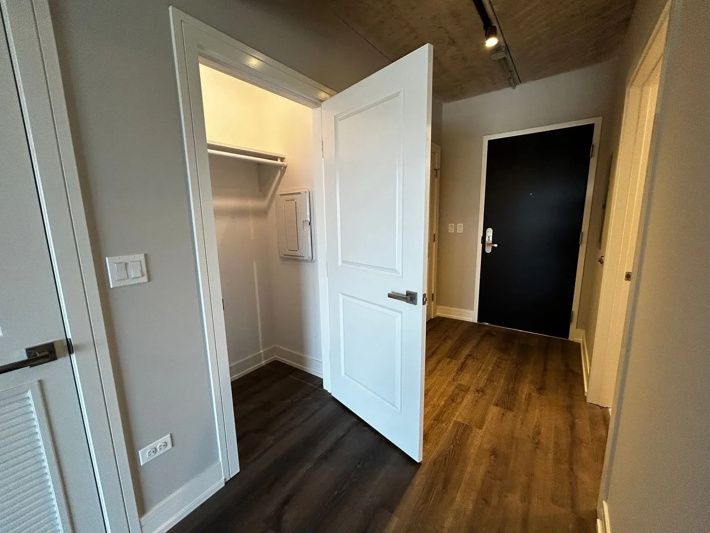 952 W Carmen Ave, ,  60640, USA 60640-unit#709-Chicago-IL