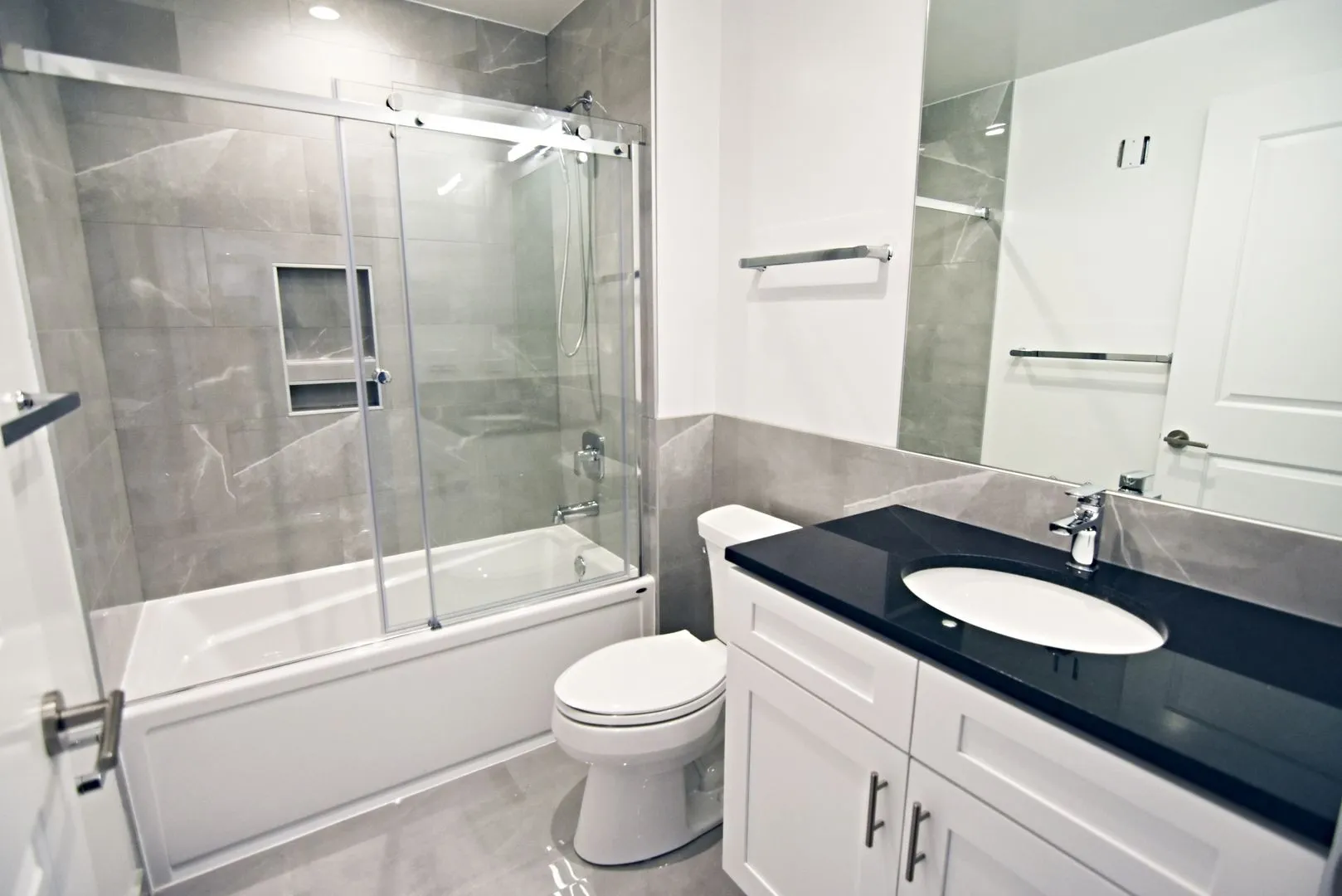 N Broadway, , , USA IL-unit#3833-219-Chicago-IL