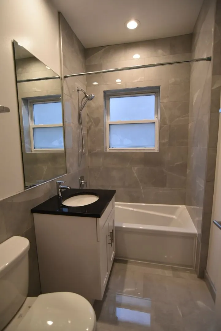 700 W Grace St, ,  60613, USA 60613-unit#3802-2-Chicago-IL