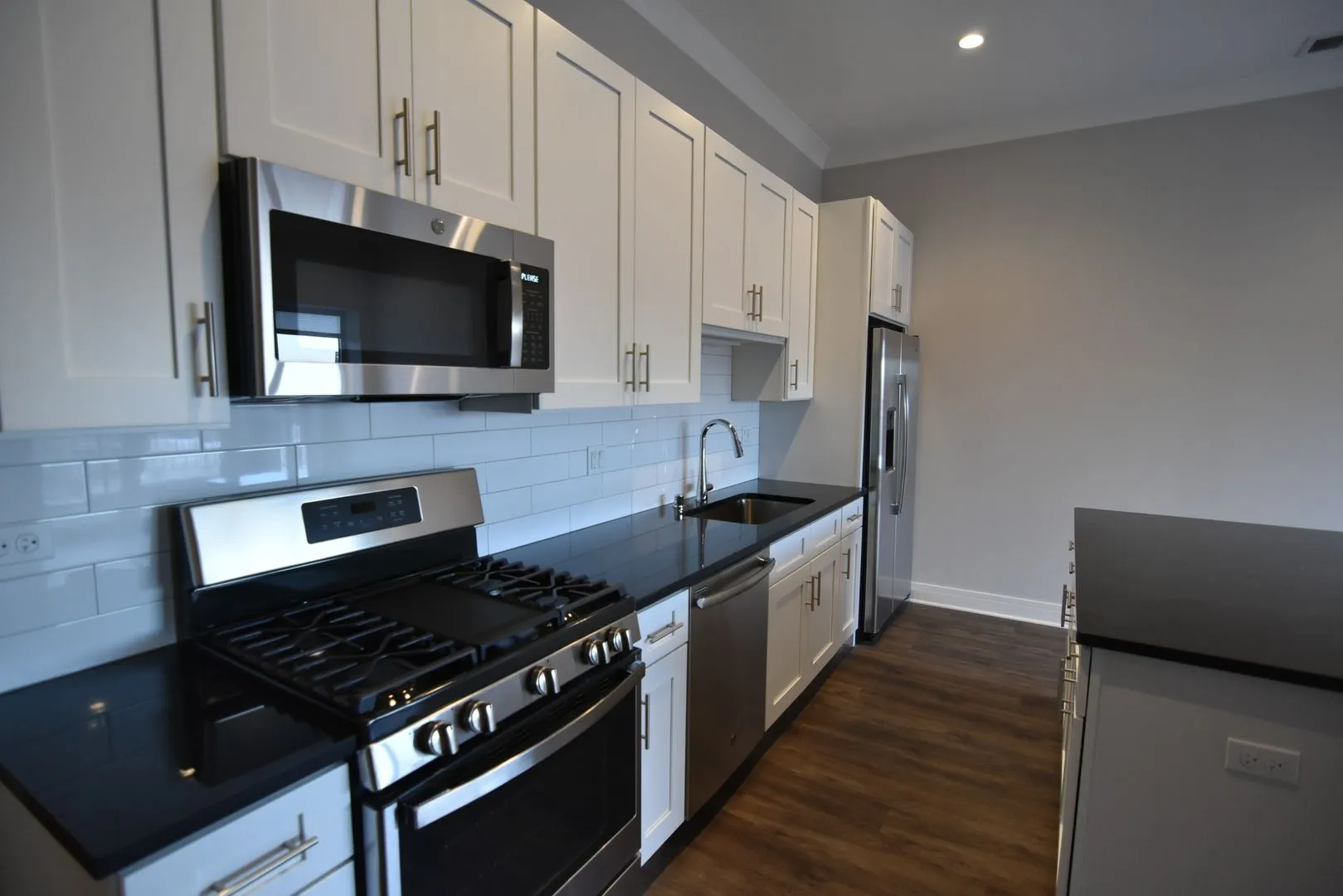 927 W Irving Park Rd, ,  60613, USA 60613-unit#927-205-Chicago-IL
