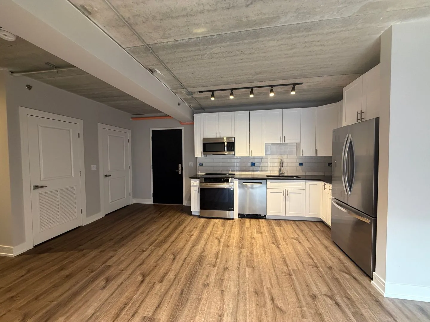 952 W Carmen Ave, , 60640, USA 60640-unit#952-211-Chicago-IL