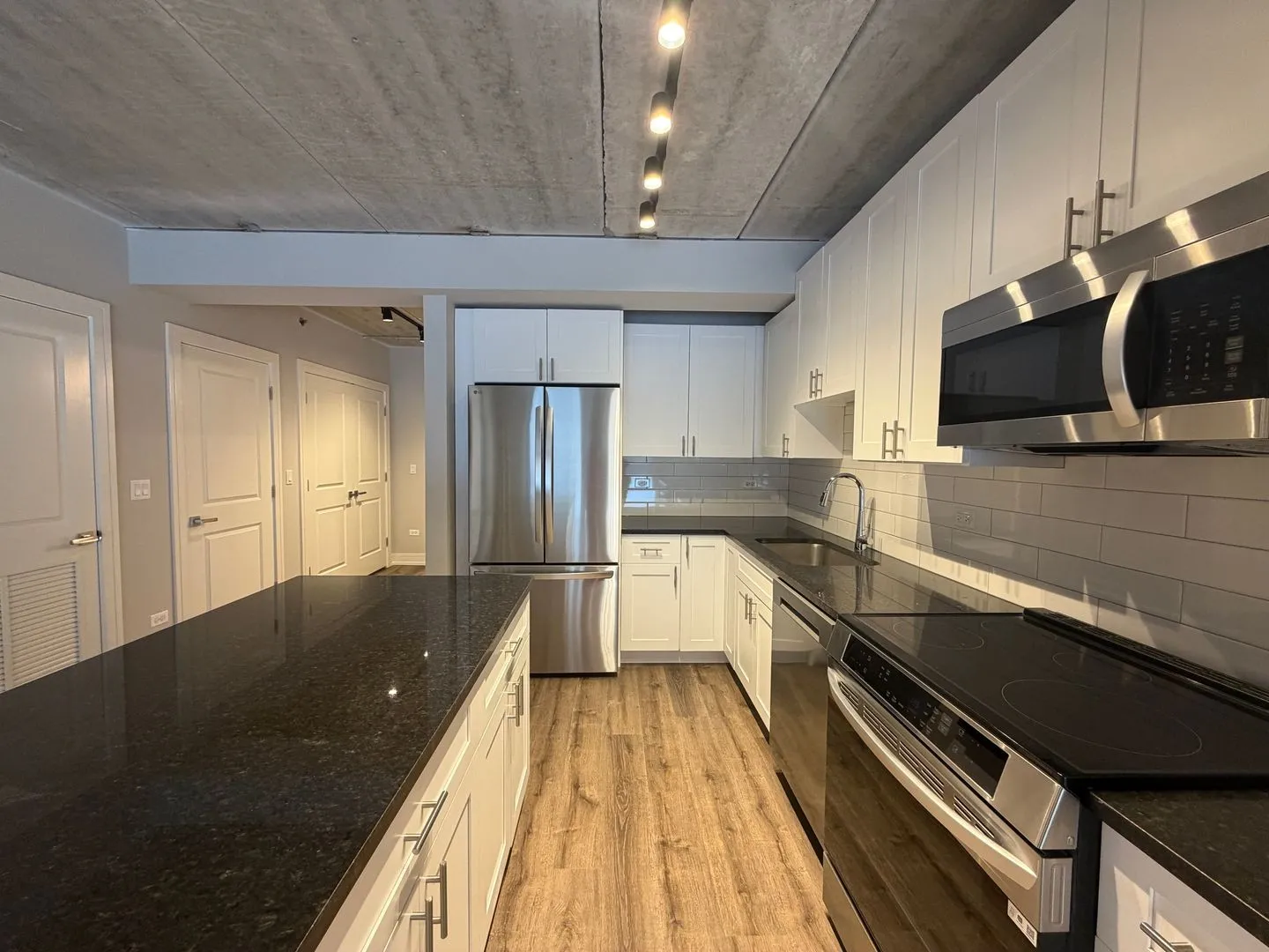 952 W Carmen Ave, , 60640, USA 60640-unit#952-309-Chicago-IL